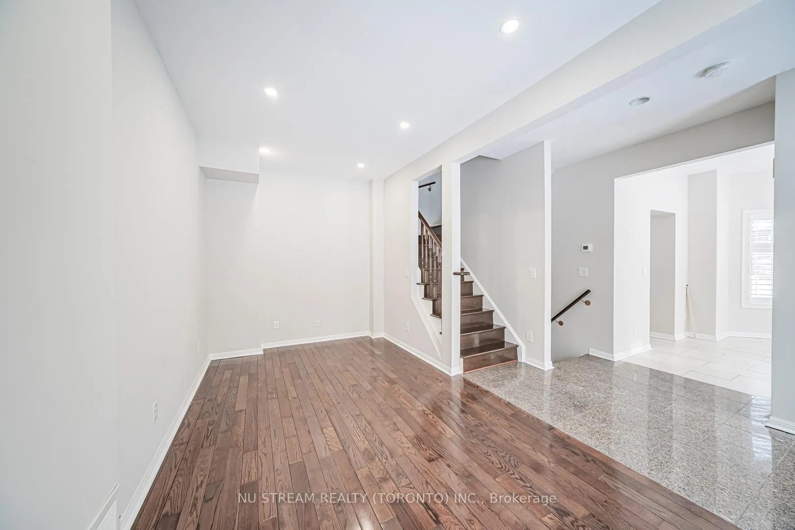 Photo 5 of Unit 5, 7 St Moritz Way, Markham, Unionville — HOMEH
