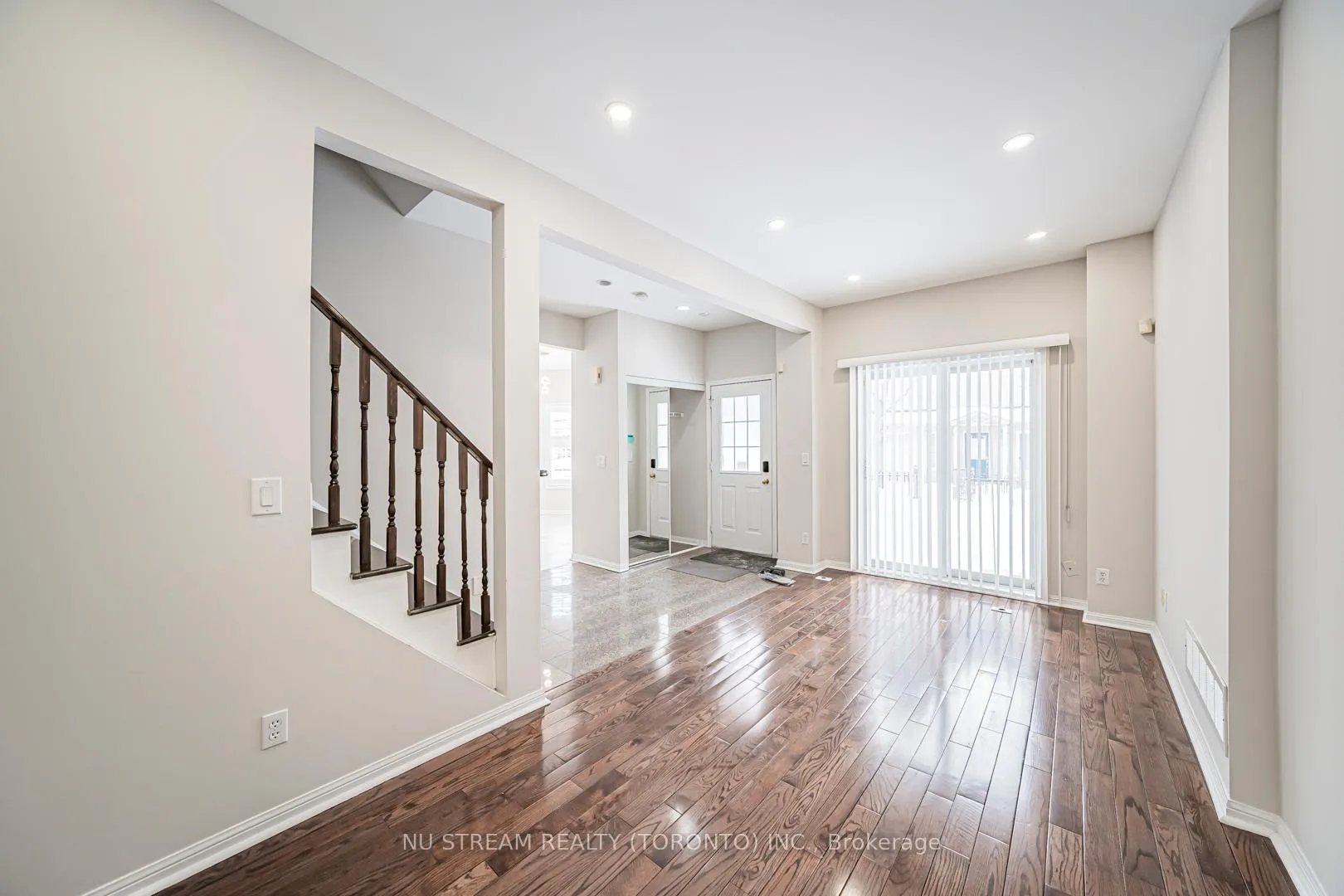 Photo 6 of Unit 5, 7 St Moritz Way, Markham, Unionville — HOMEH