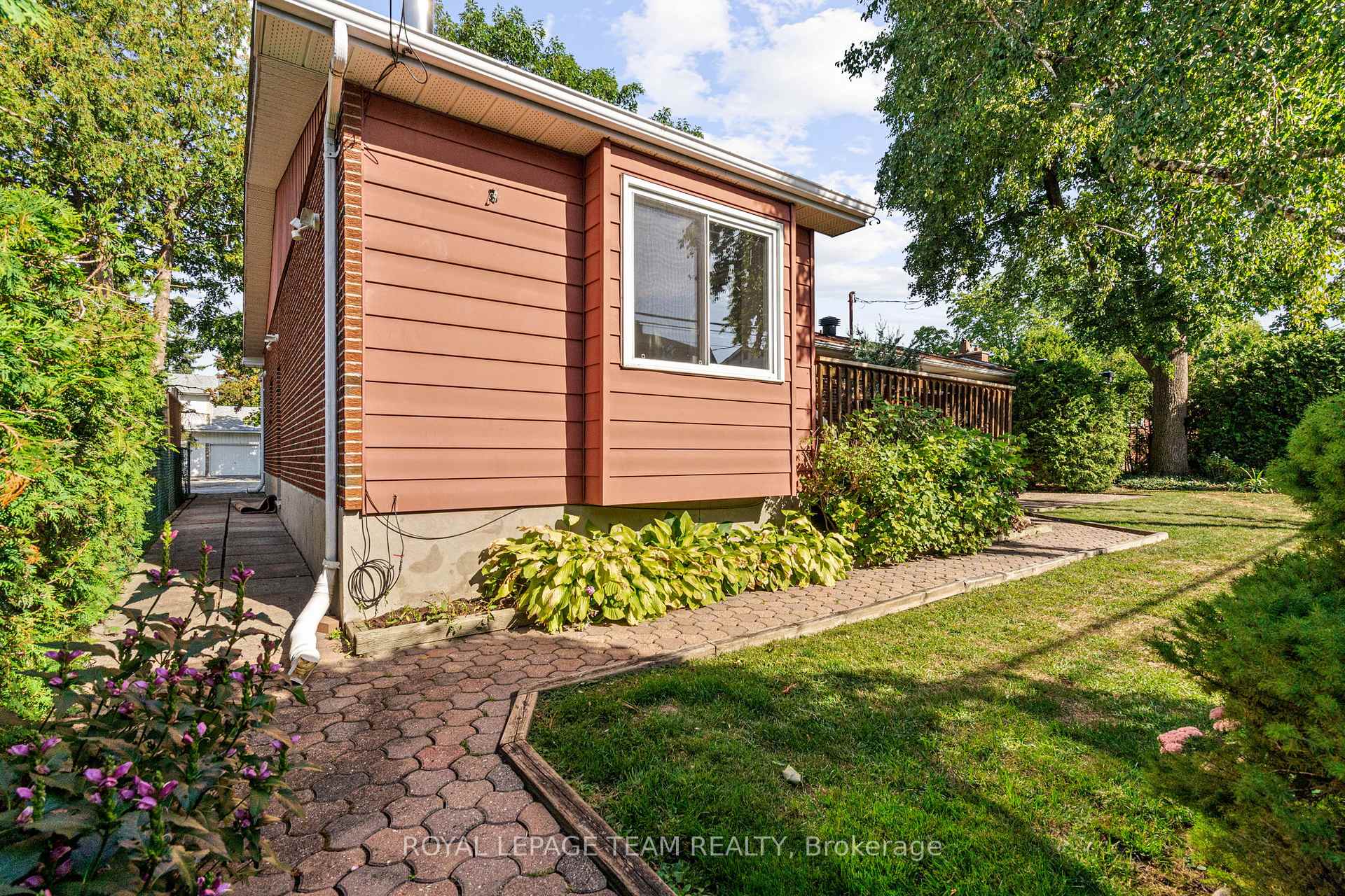 Photo 37 of 98 Starwood Road, Ottawa, Meadowlands/St. Claire Gardens — HOMEH