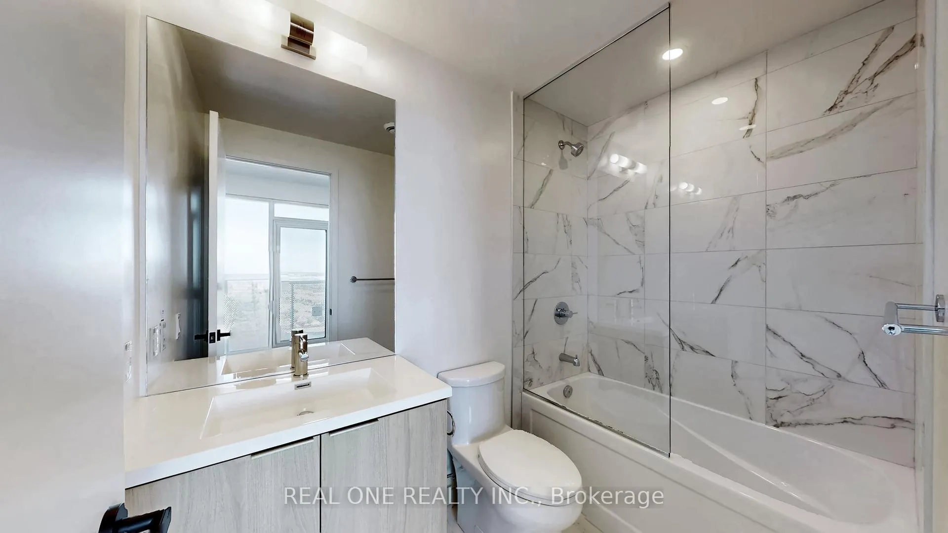 Photo 8 of Unit 5206, 8 Interchange Way, Vaughan, Vaughan Corporate Centre — HOMEH