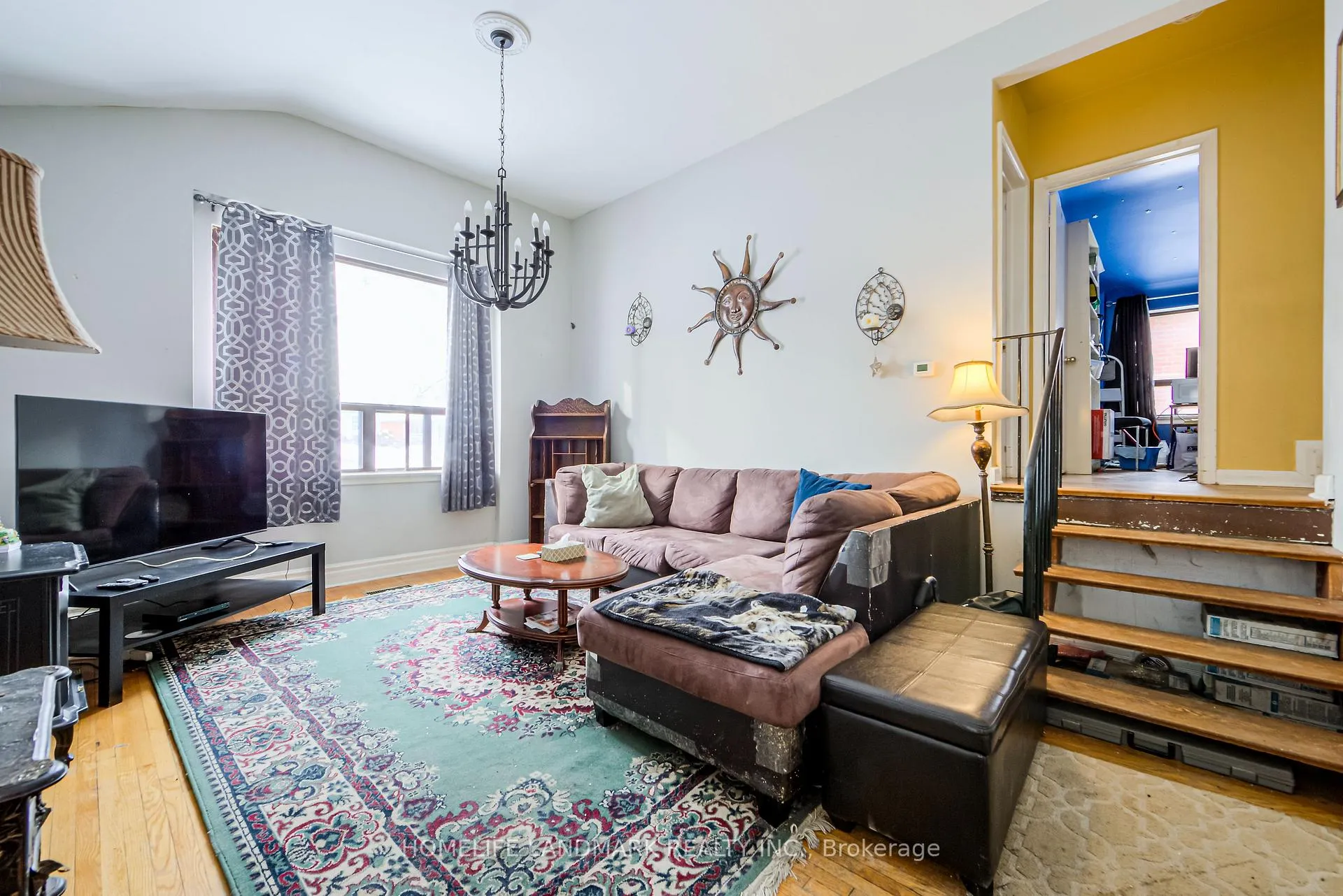 Photo 2 of 121 Pandora Circle, Scarborough, Woburn — HOMEH