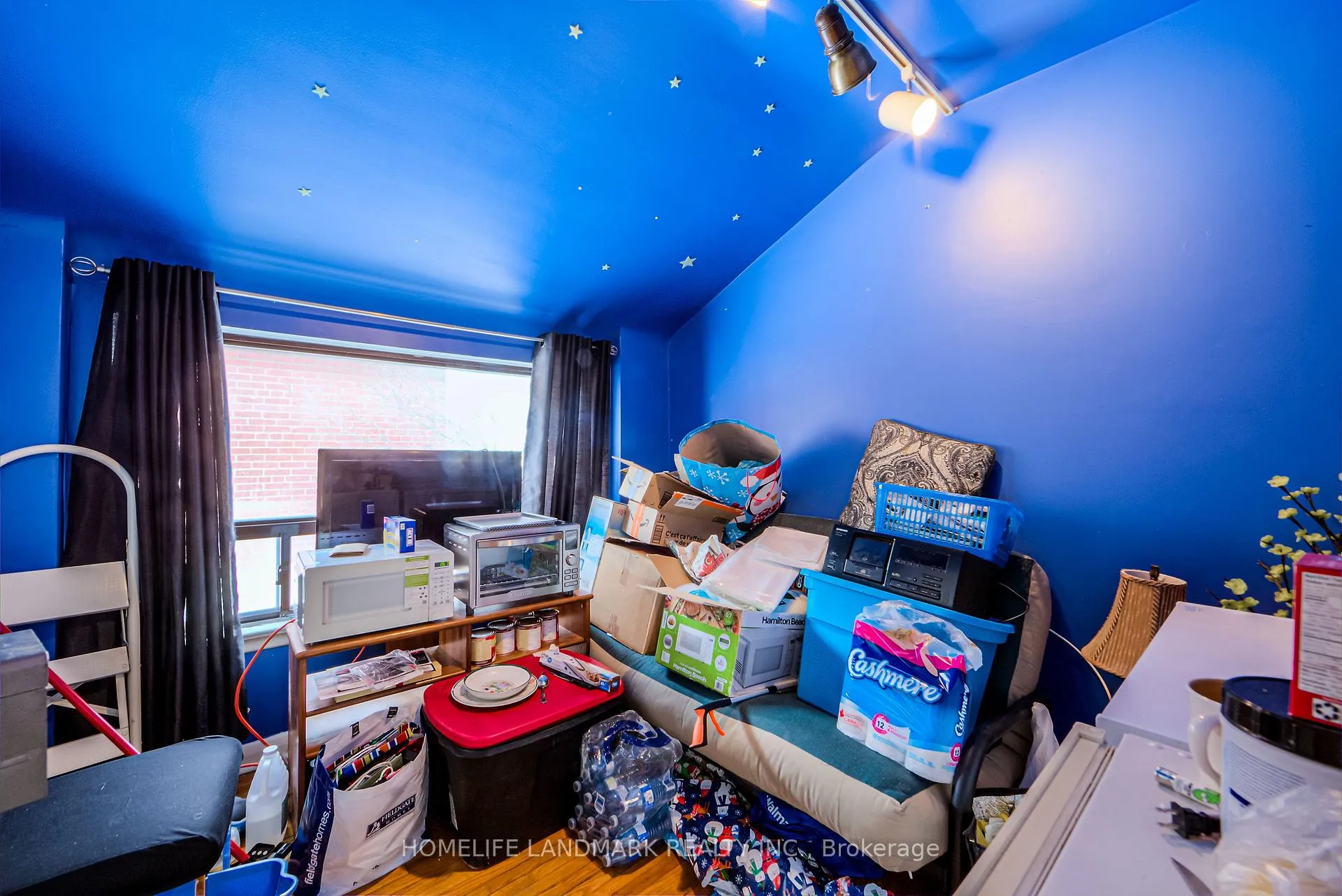 Photo 12 of 121 Pandora Circle, Scarborough, Woburn — HOMEH
