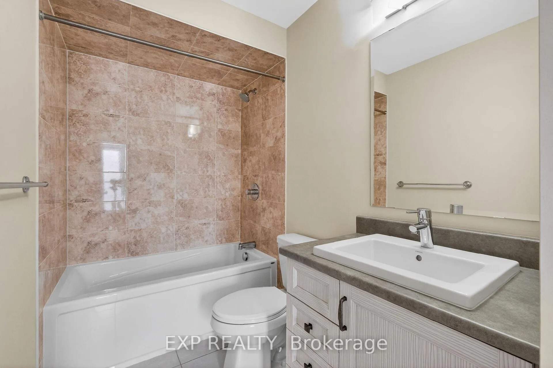 Photo 19 of 529 Rowers Way, Ottawa, Riverside South/Gloucester Glen — HOMEH