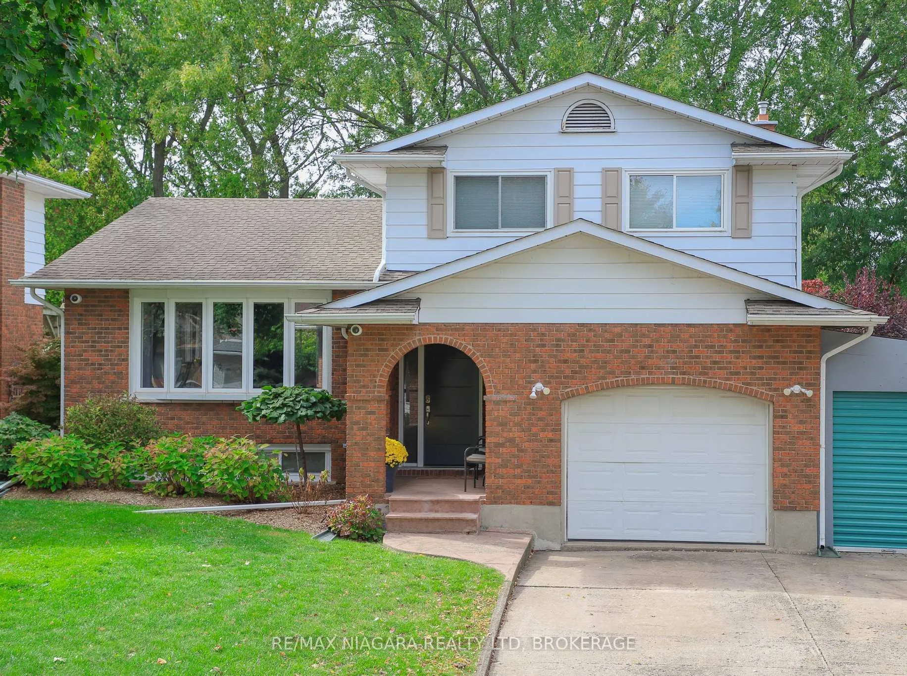 Front of 21 Jessica Drive