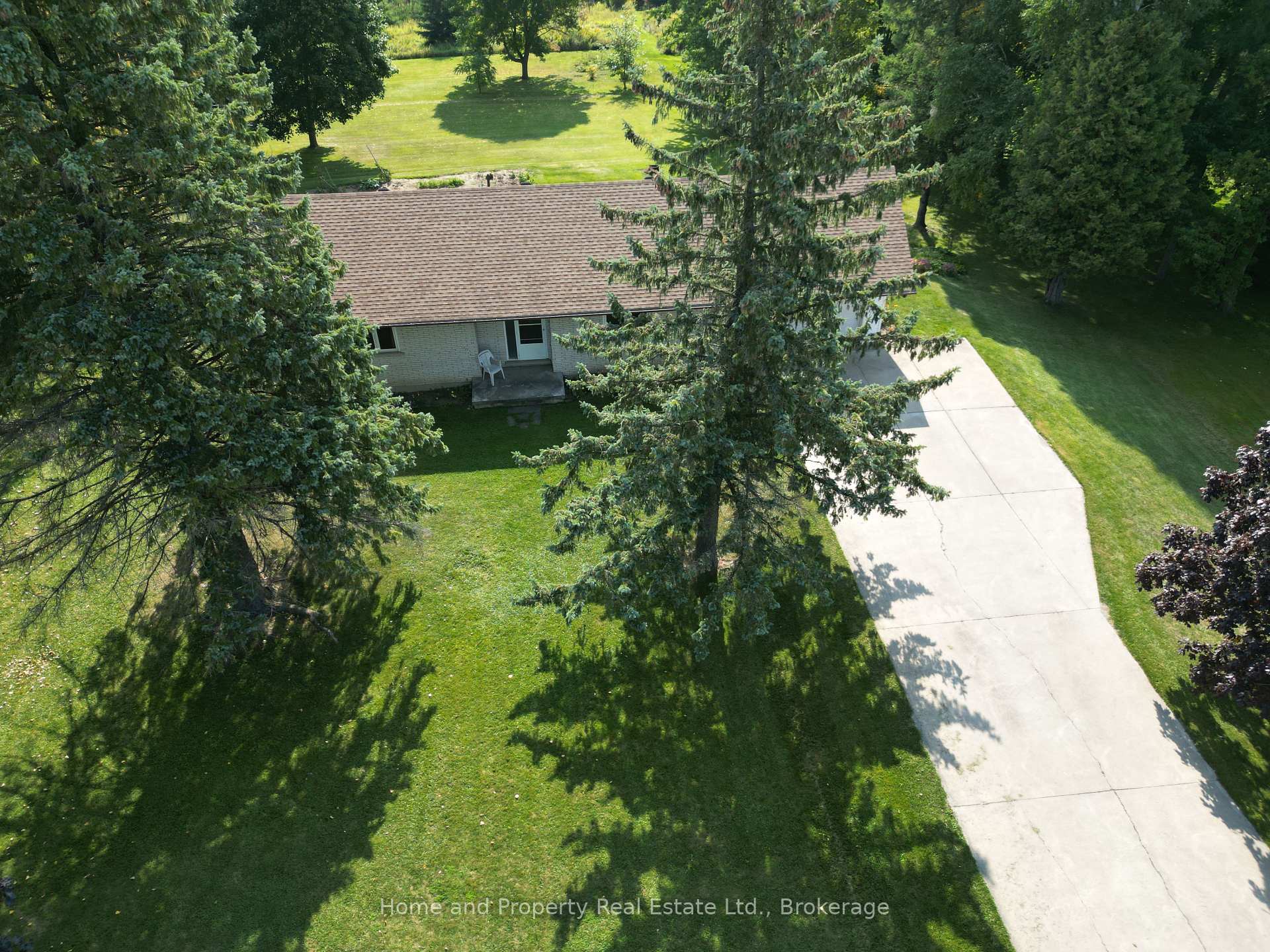 Photo 2 of 7321 Wellington Rd 11, Mapleton, Rural Mapleton — HOMEH
