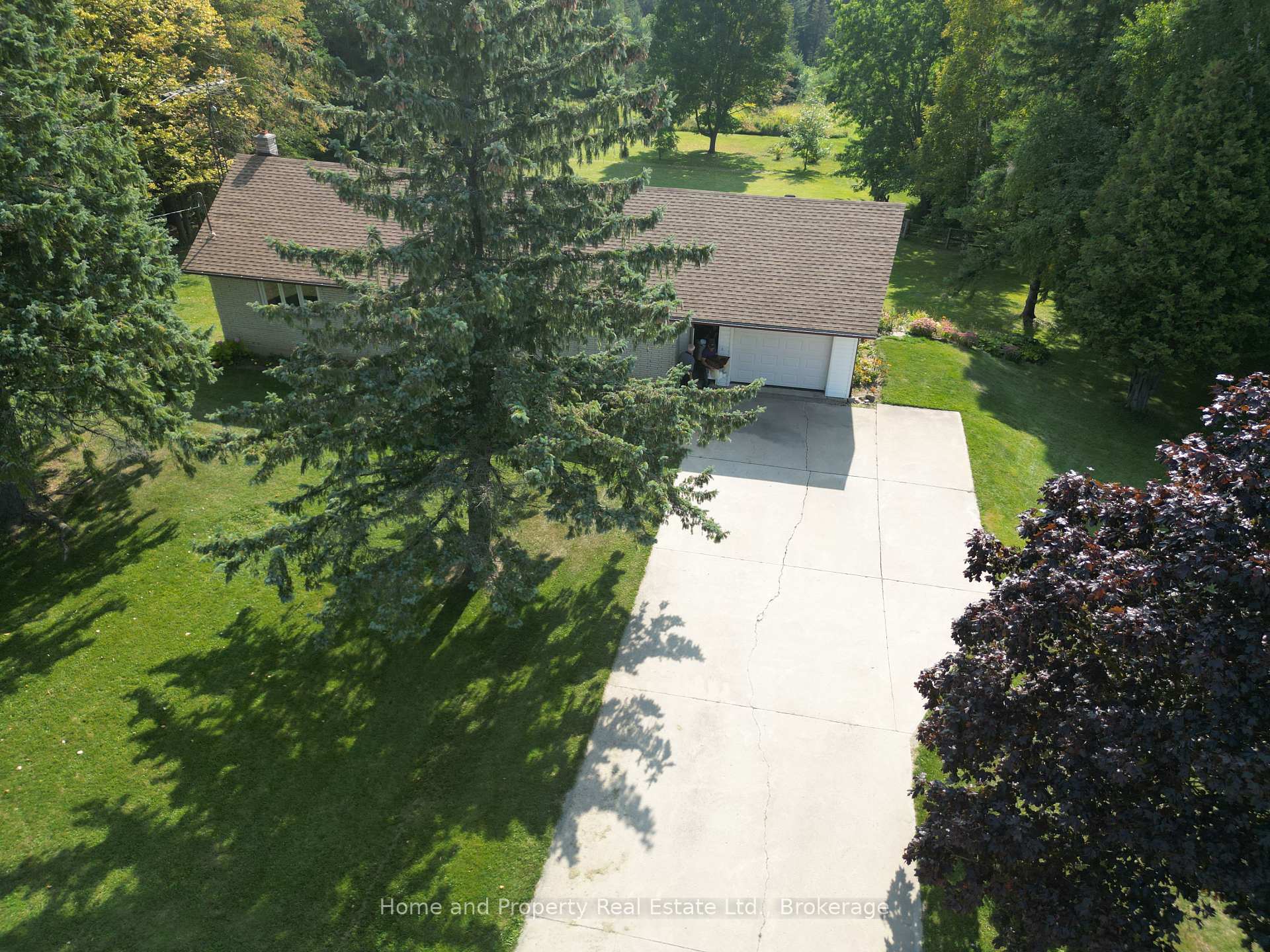 Photo 3 of 7321 Wellington Rd 11, Mapleton, Rural Mapleton — HOMEH