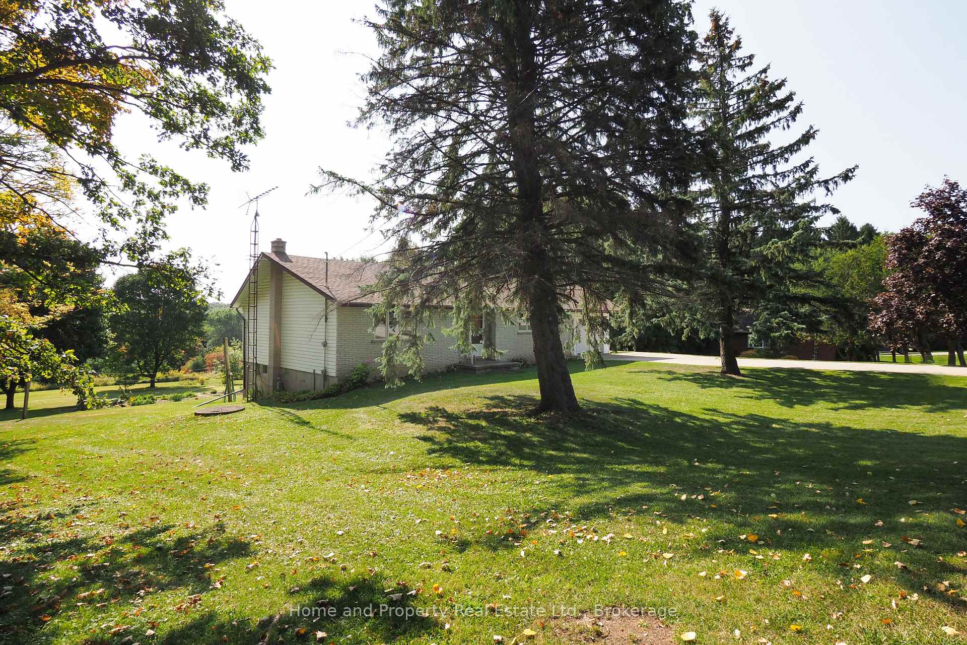 Photo 6 of 7321 Wellington Rd 11, Mapleton, Rural Mapleton — HOMEH