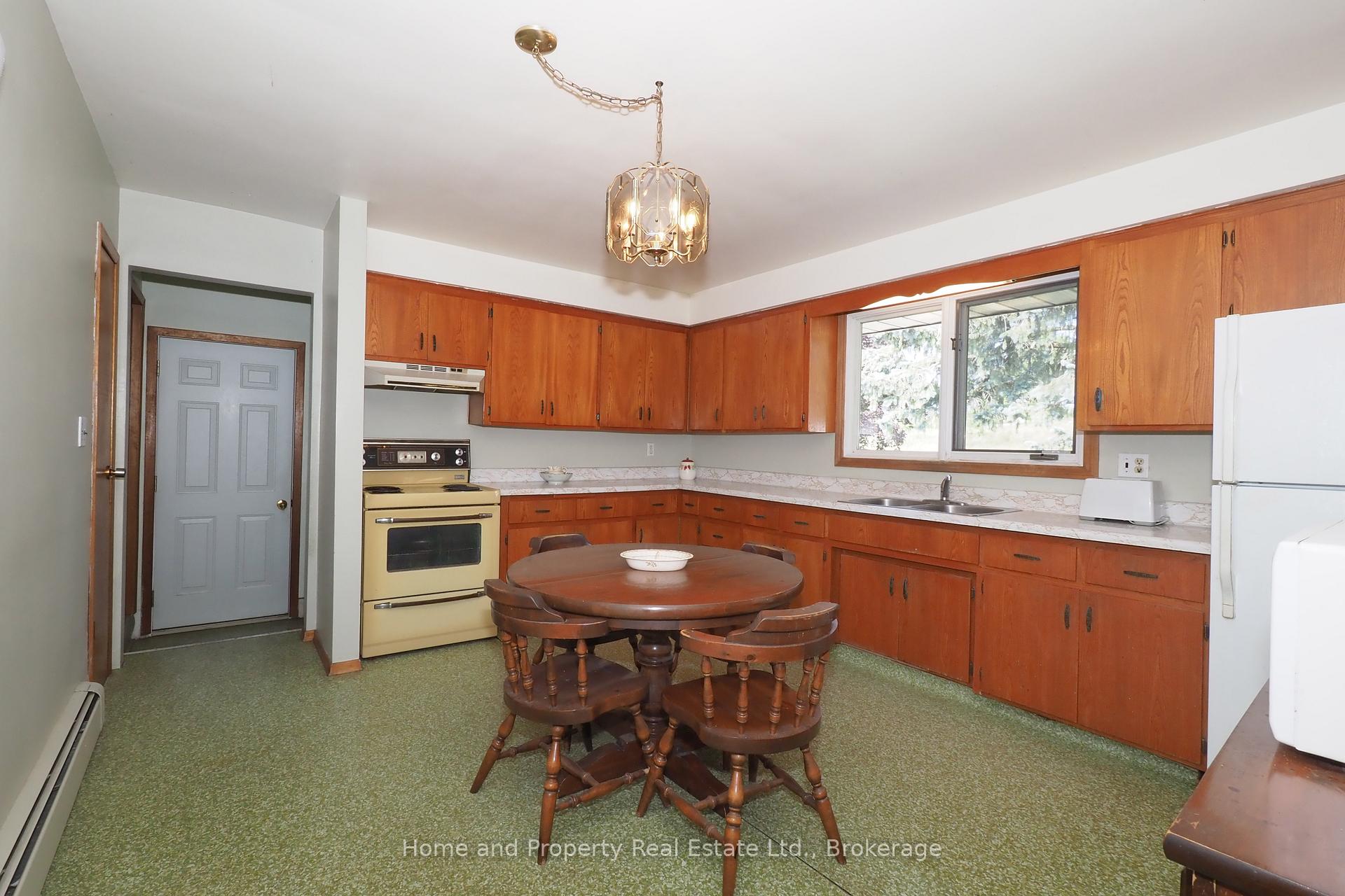 Photo 15 of 7321 Wellington Rd 11, Mapleton, Rural Mapleton — HOMEH