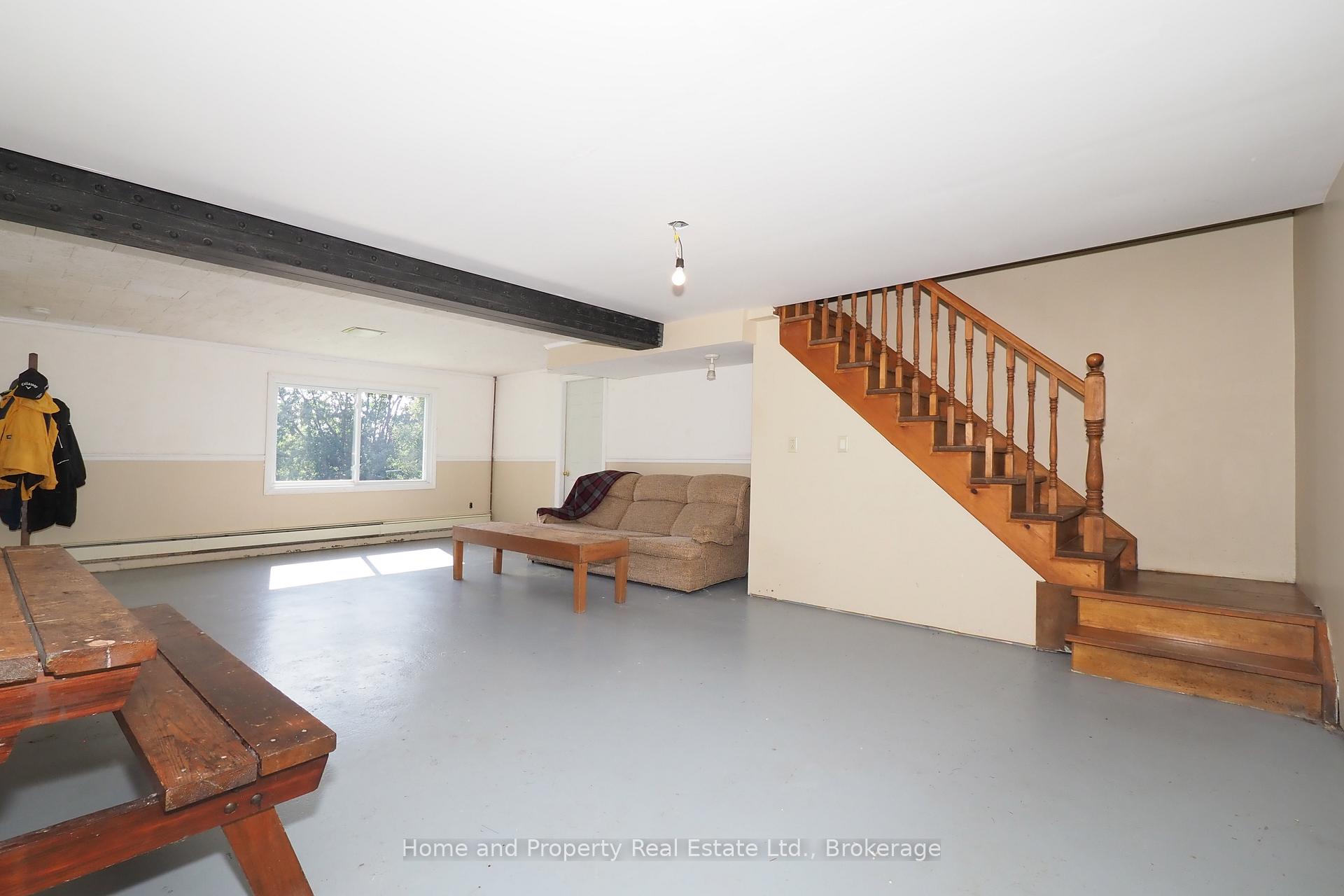 Photo 24 of 7321 Wellington Rd 11, Mapleton, Rural Mapleton — HOMEH