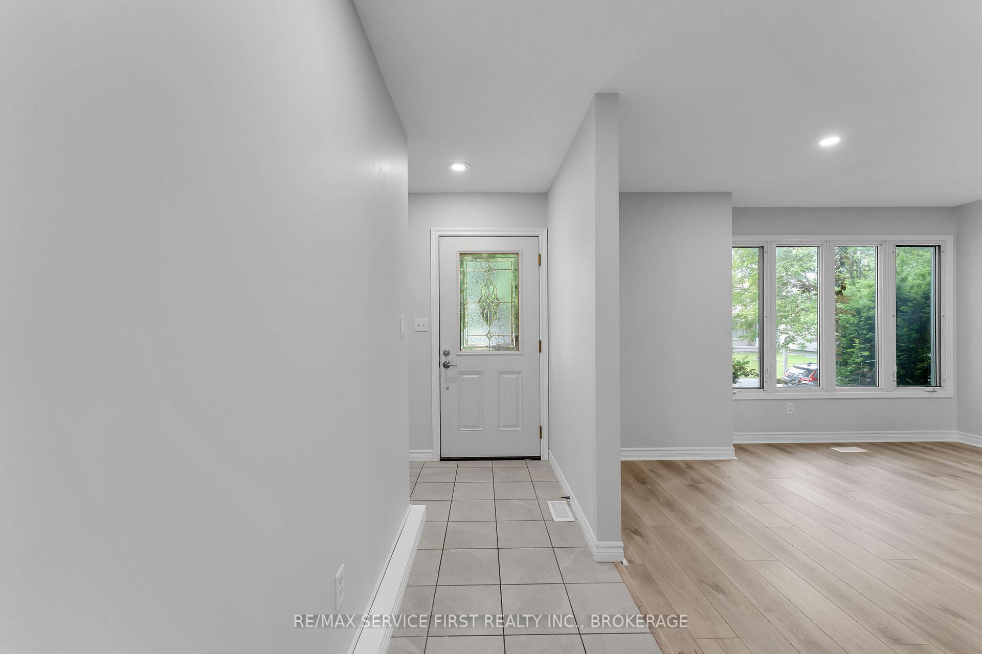 Photo 3 of Unit Unit #1, 9 Rockford Place, Kingston, East of Sir John A. Blvd — HOMEH