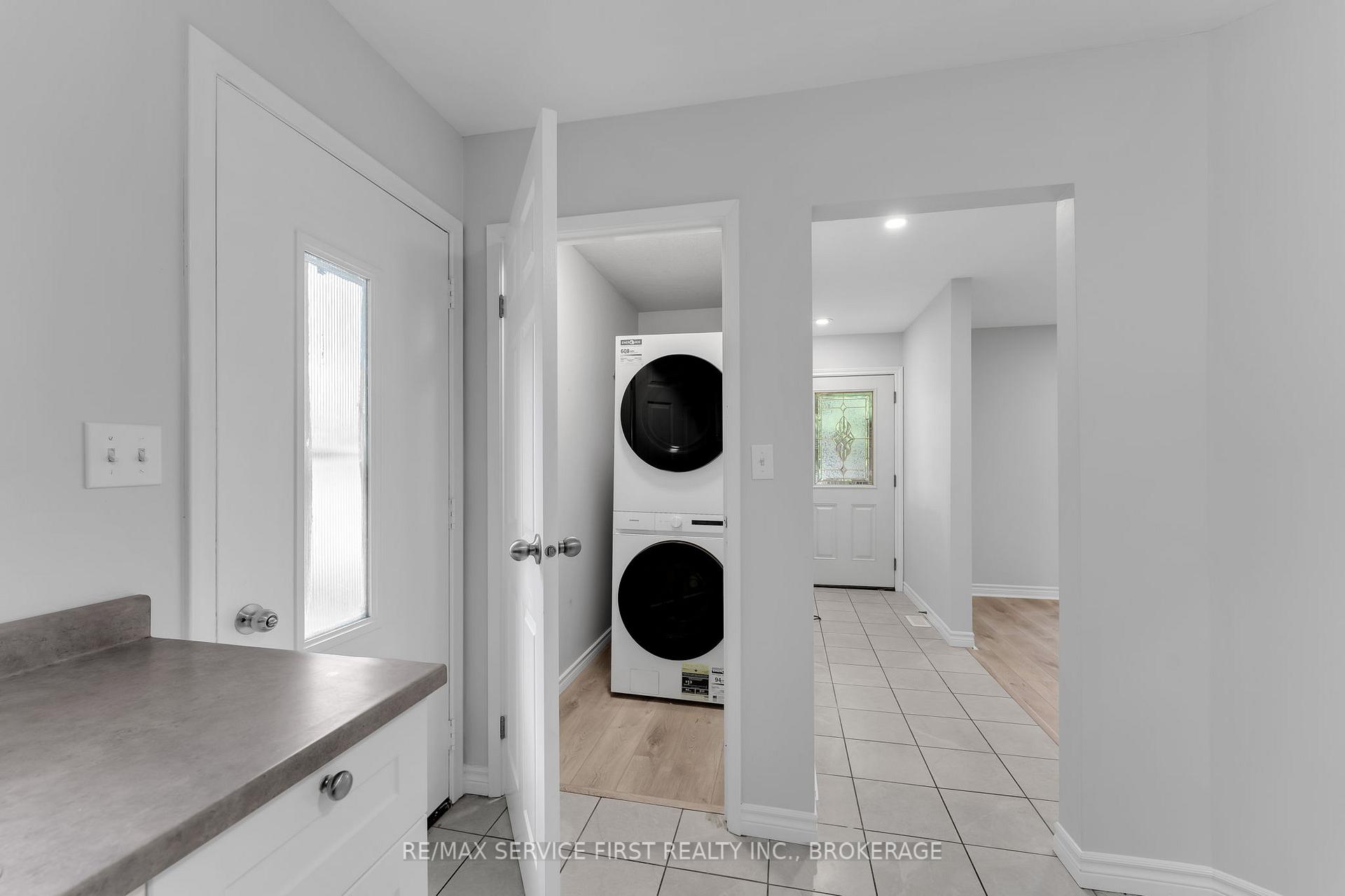 Photo 11 of Unit Unit #1, 9 Rockford Place, Kingston, East of Sir John A. Blvd — HOMEH