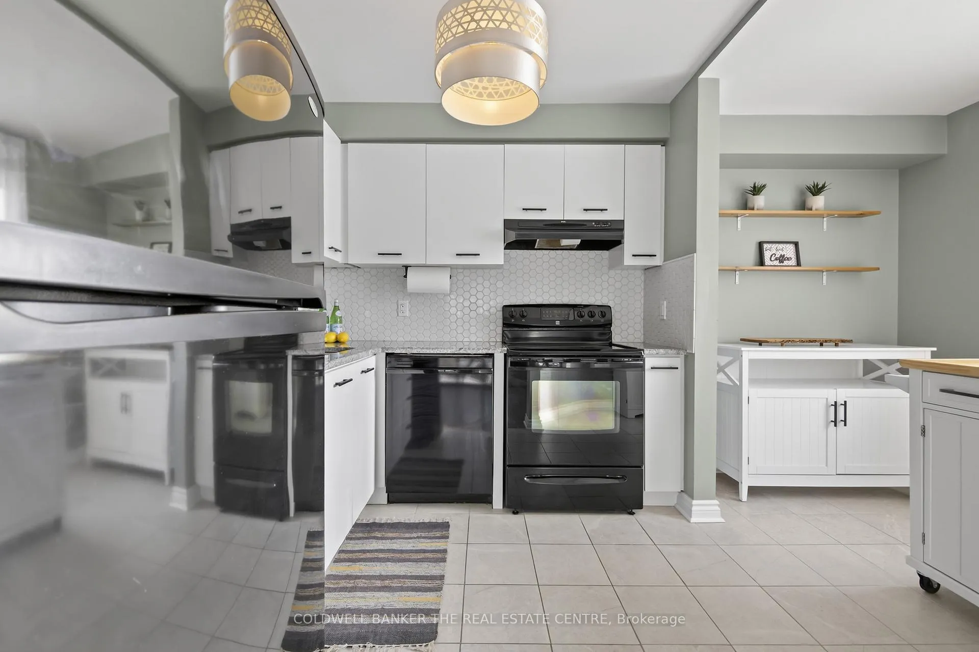 Photo 4 of Unit 2, 21 Meadow Lane, Barrie, Ardagh — HOMEH