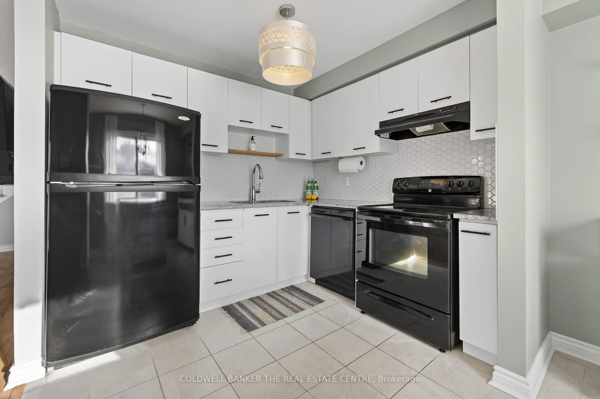 Photo 5 of Unit 2, 21 Meadow Lane, Barrie, Ardagh — HOMEH