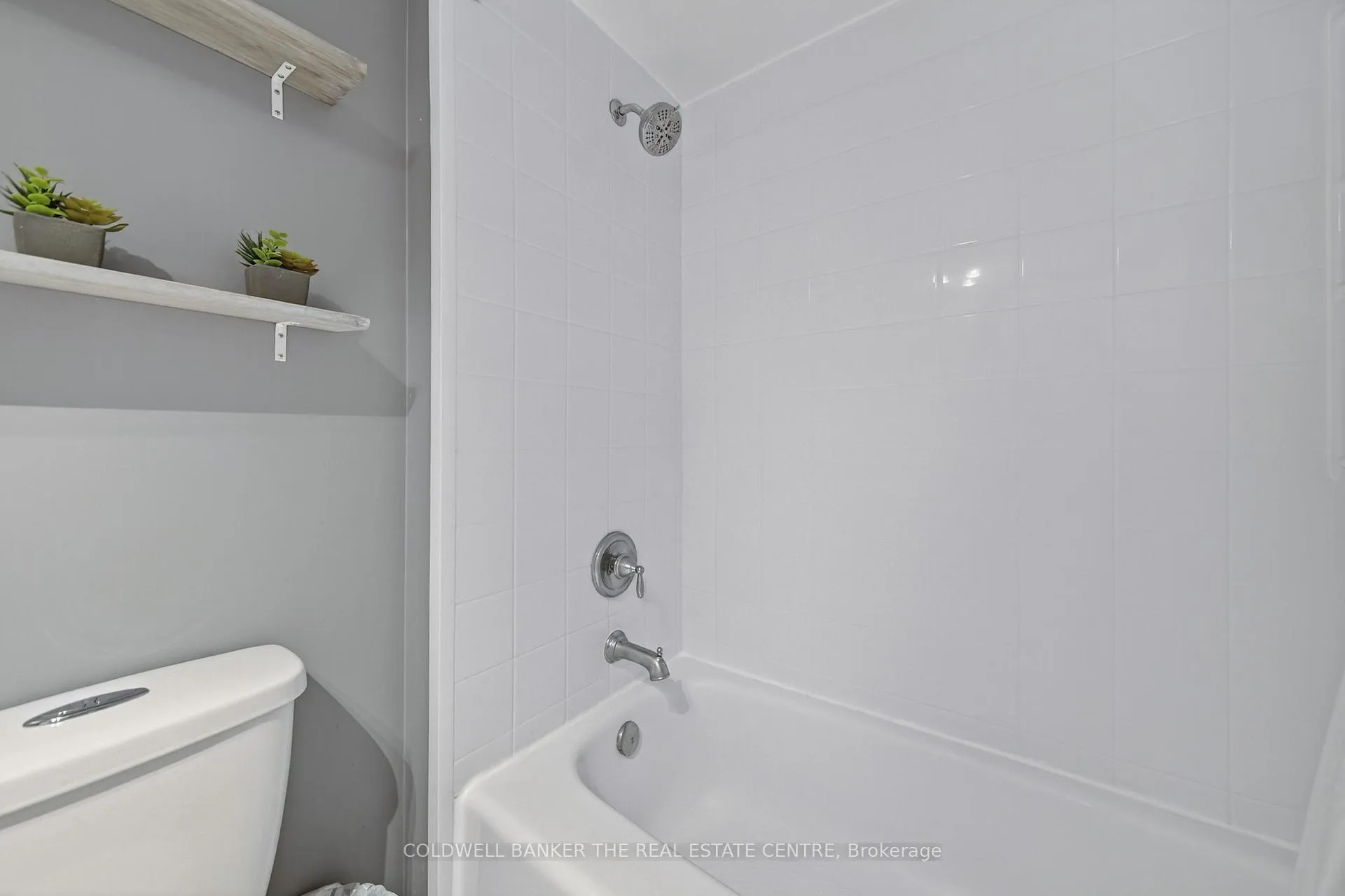 Photo 14 of Unit 2, 21 Meadow Lane, Barrie, Ardagh — HOMEH