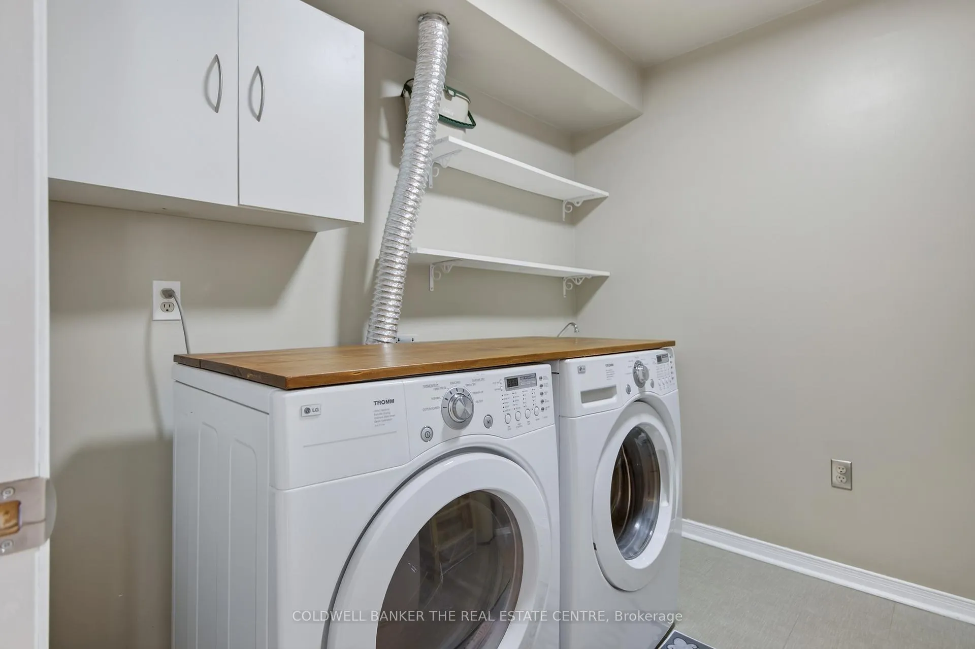Photo 25 of Unit 2, 21 Meadow Lane, Barrie, Ardagh — HOMEH