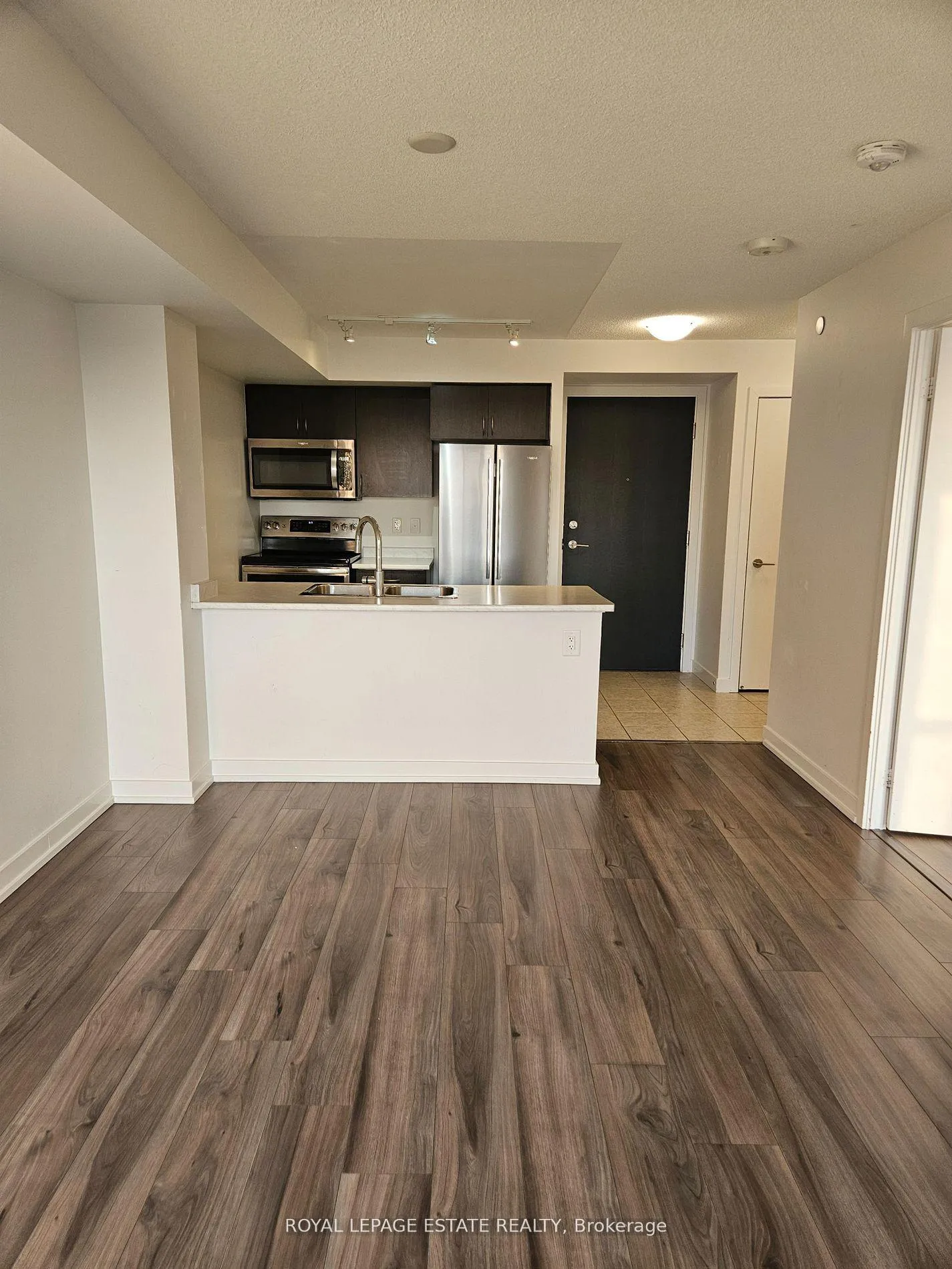 Photo 2 of Unit 722, 8 Trent Avenue, Toronto, East End-Danforth — HOMEH