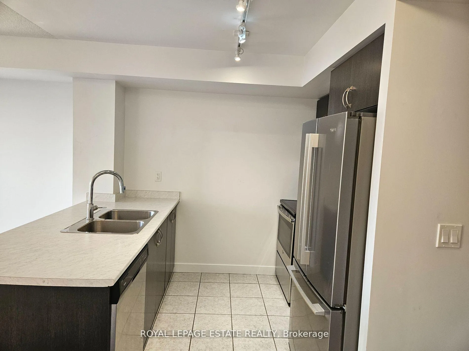 Photo 3 of Unit 722, 8 Trent Avenue, Toronto, East End-Danforth — HOMEH
