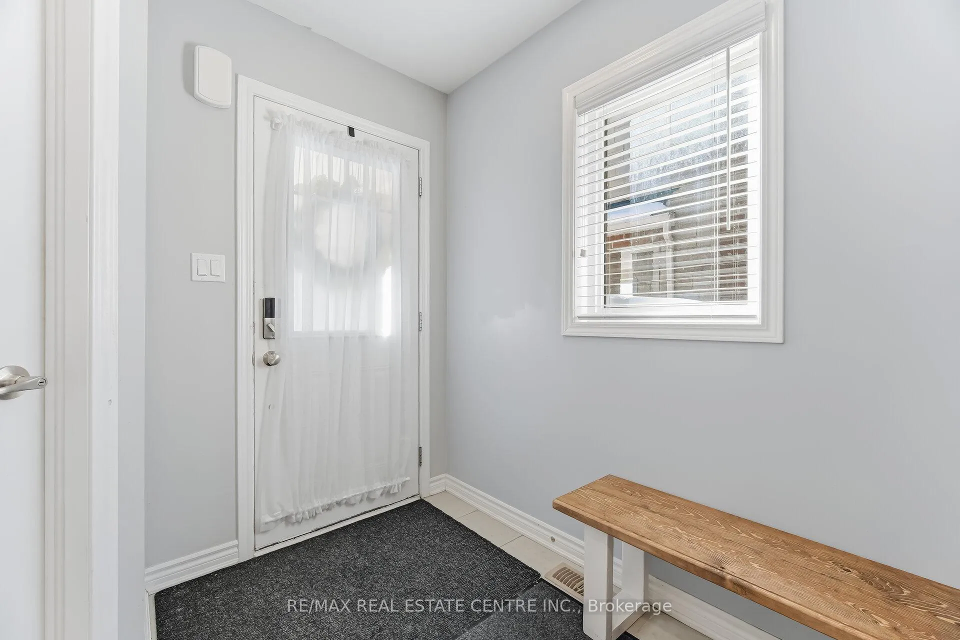 Photo 4 of Unit 13, 1000 Asleton Boulevard, Milton, Willmott — HOMEH
