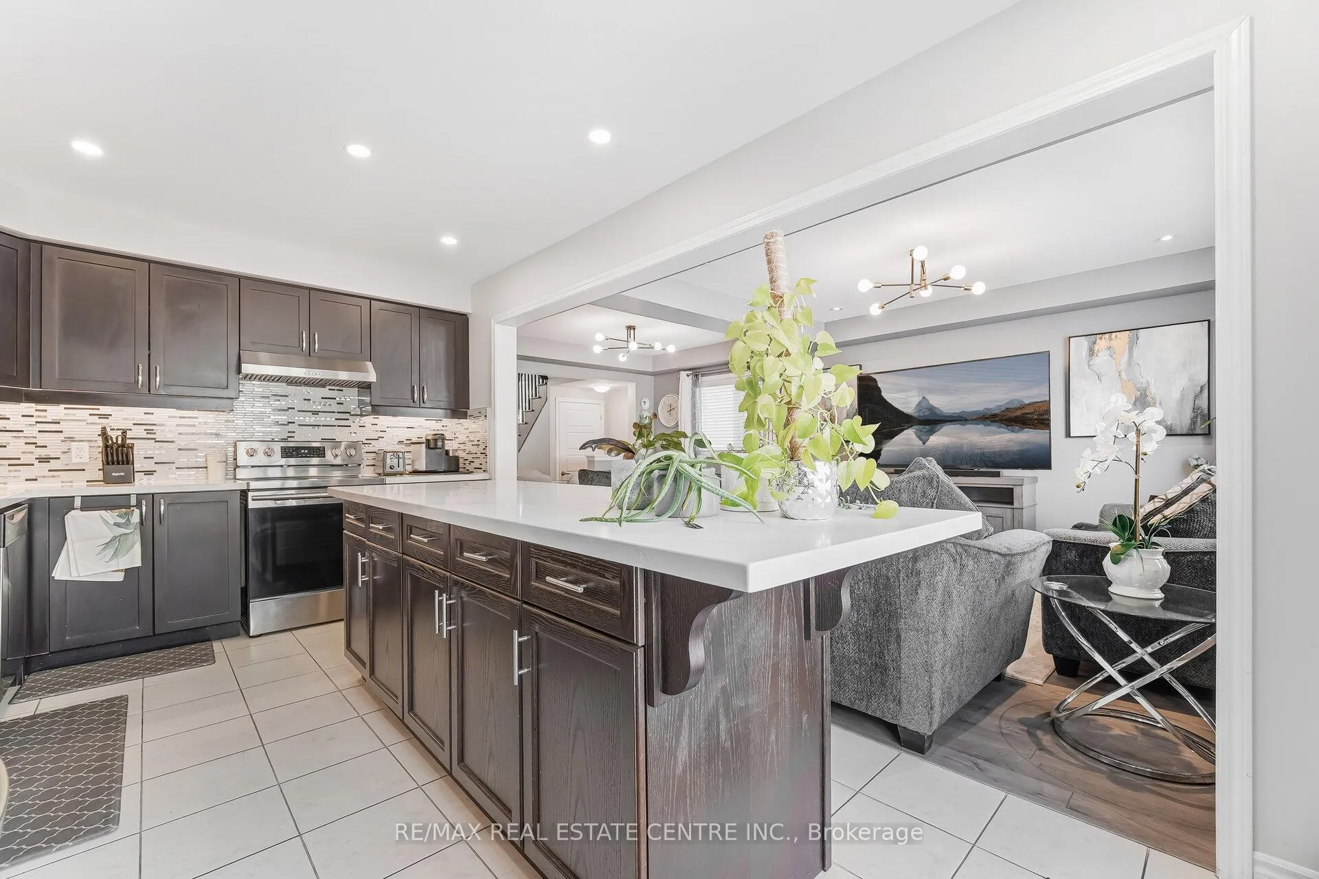 Photo 17 of Unit 13, 1000 Asleton Boulevard, Milton, Willmott — HOMEH
