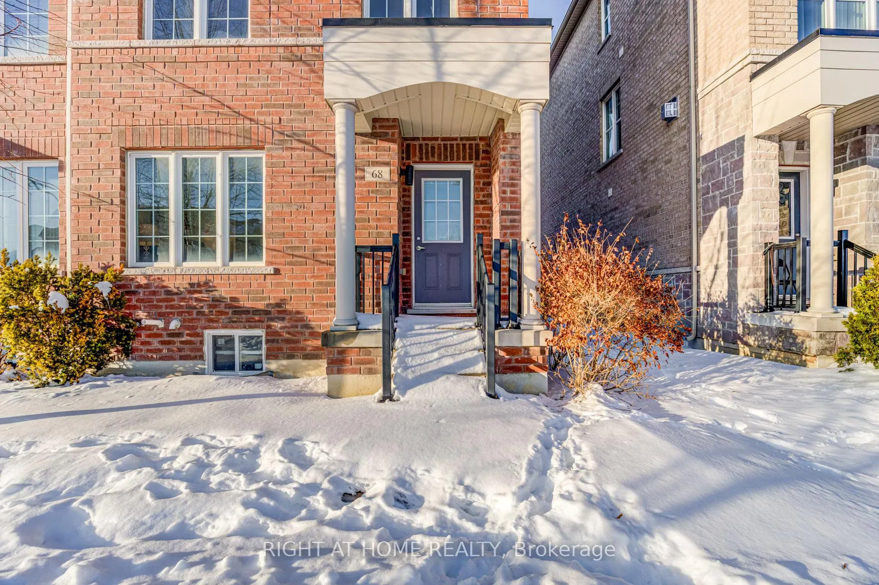 Photo 2 of 68 Lady Dolores Avenue, Vaughan, Patterson — HOMEH