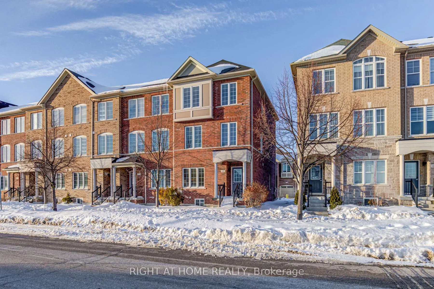 Photo 3 of 68 Lady Dolores Avenue, Vaughan, Patterson — HOMEH