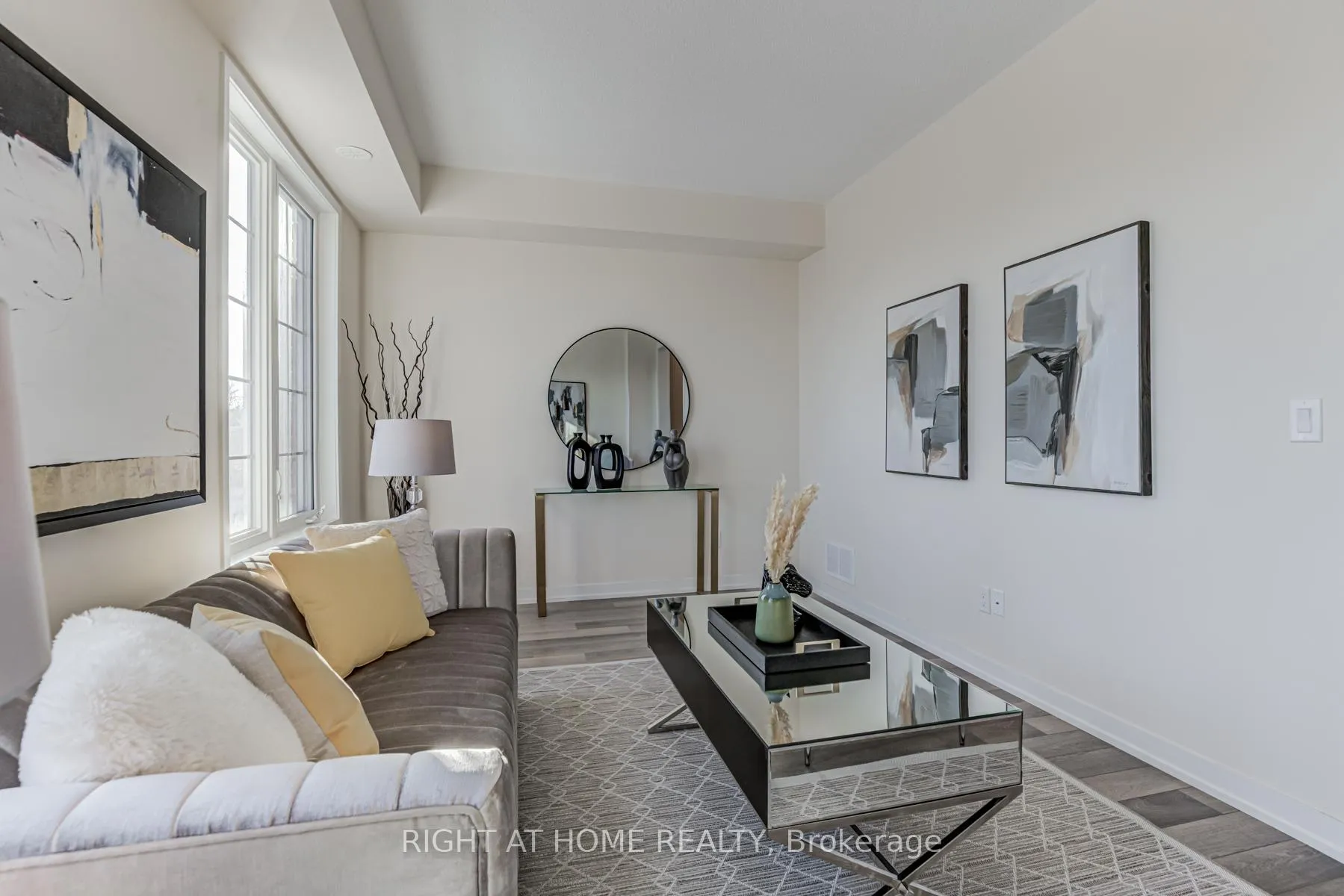 Photo 9 of 68 Lady Dolores Avenue, Vaughan, Patterson — HOMEH