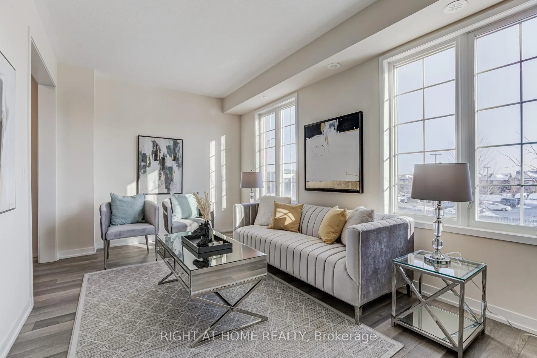 Photo 10 of 68 Lady Dolores Avenue, Vaughan, Patterson — HOMEH