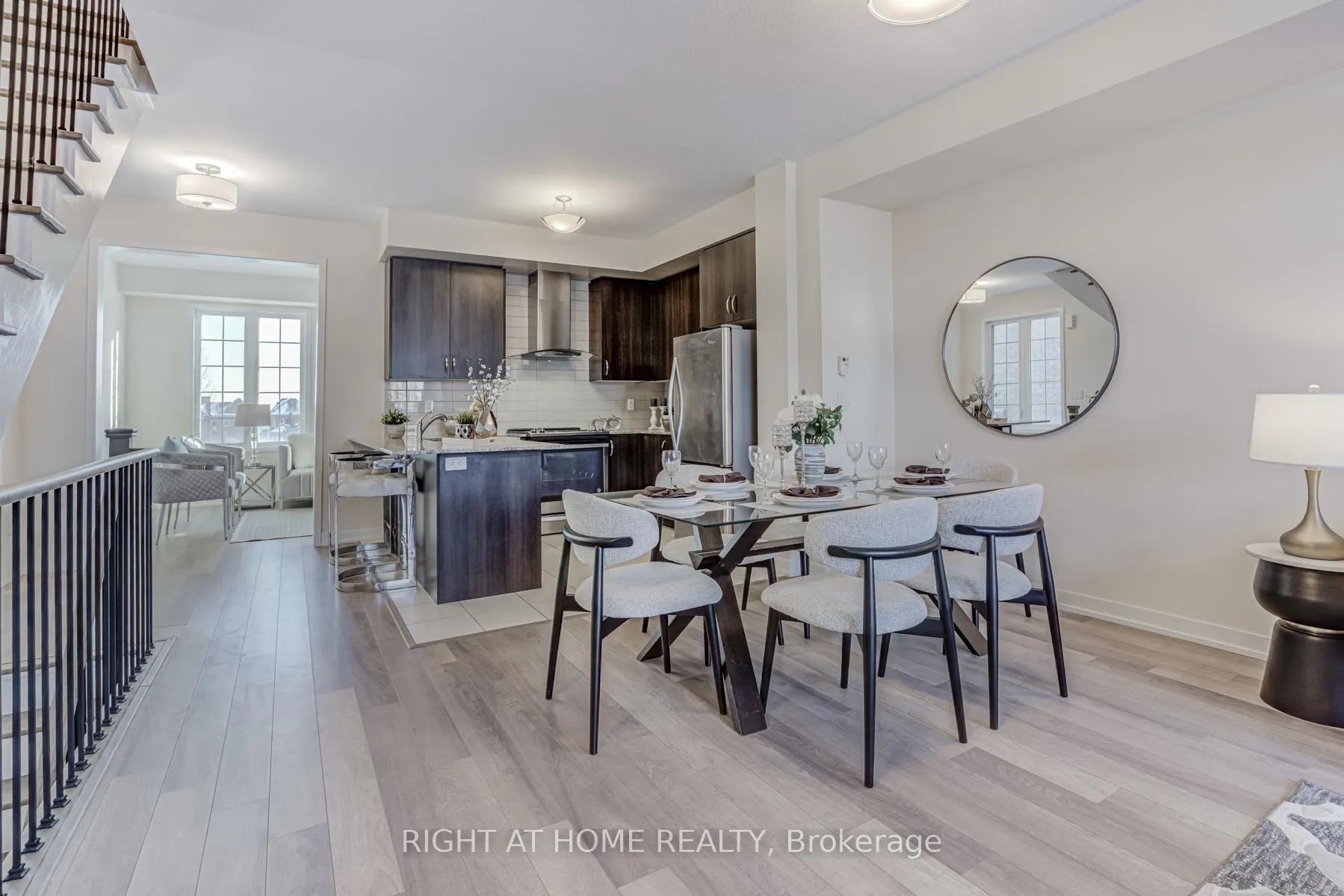 Photo 14 of 68 Lady Dolores Avenue, Vaughan, Patterson — HOMEH
