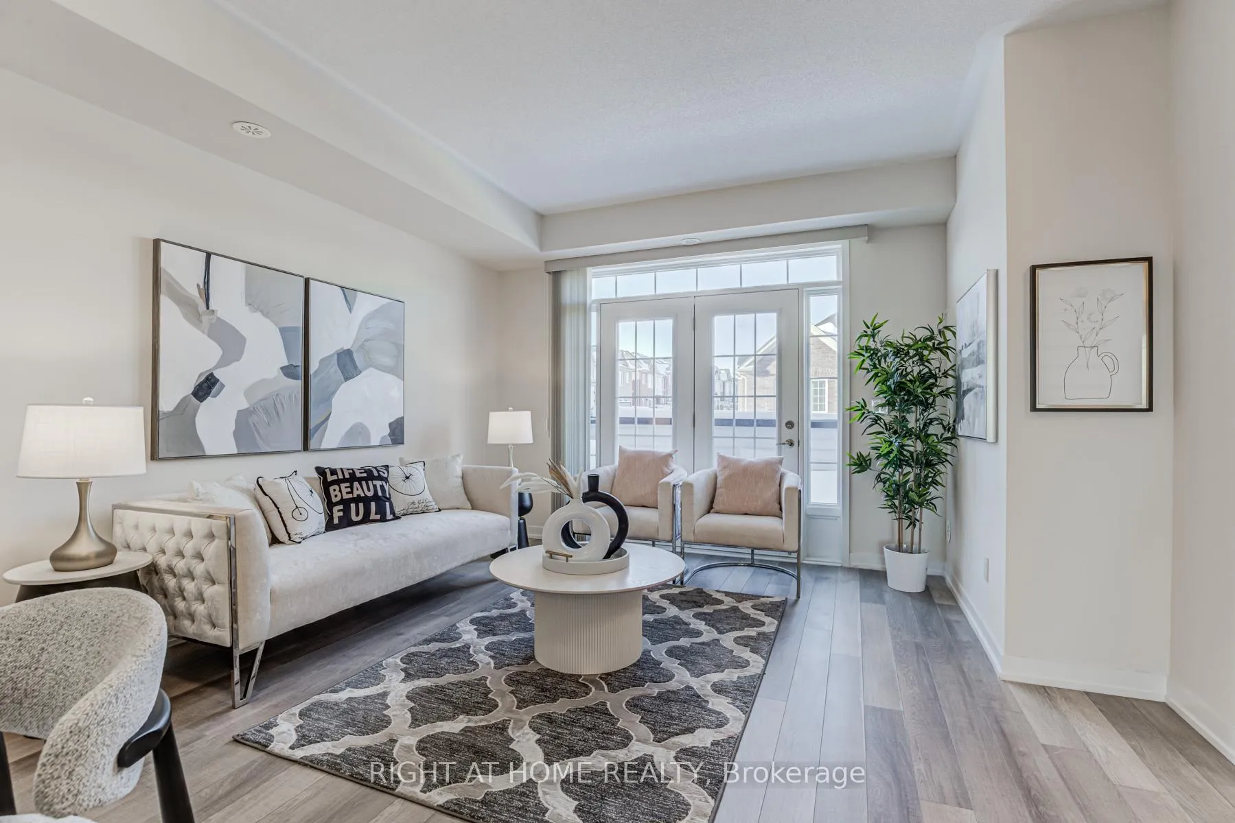 Photo 15 of 68 Lady Dolores Avenue, Vaughan, Patterson — HOMEH