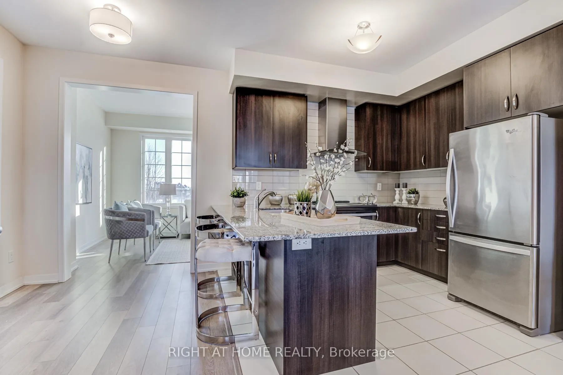 Photo 18 of 68 Lady Dolores Avenue, Vaughan, Patterson — HOMEH