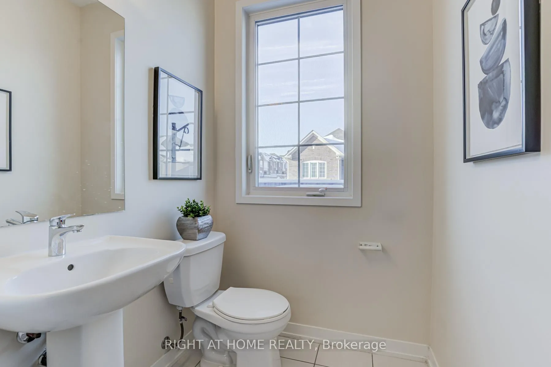 Photo 21 of 68 Lady Dolores Avenue, Vaughan, Patterson — HOMEH