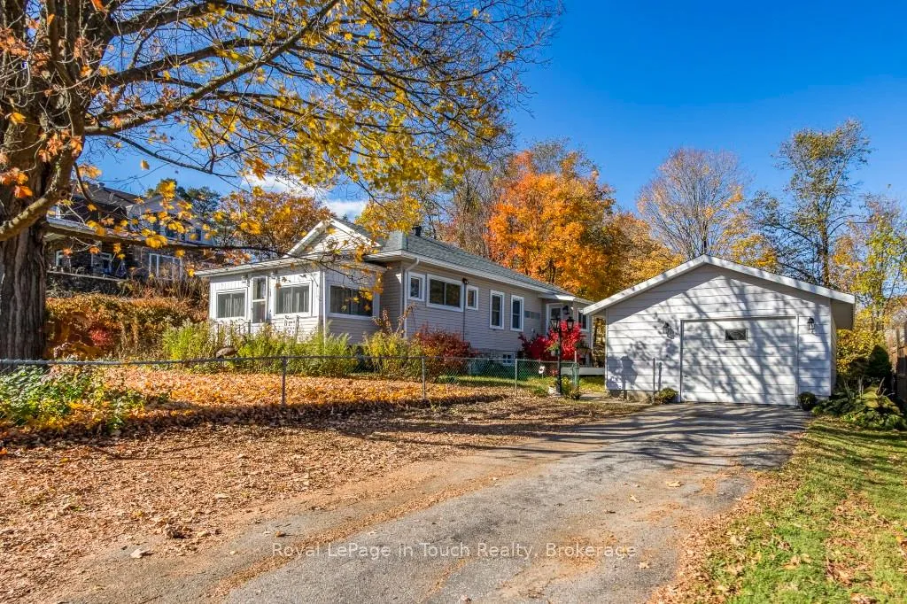 Photo 1 of 450 Assiniboia Street, Tay, Port McNicoll — HOMEH