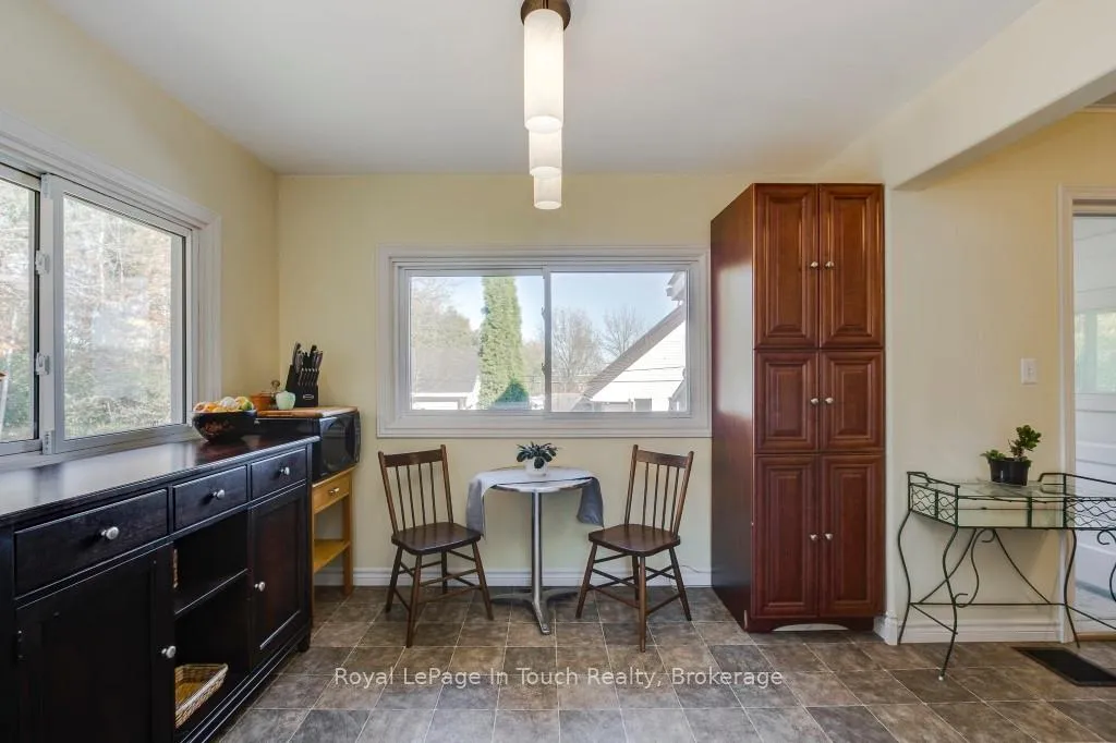 Photo 11 of 450 Assiniboia Street, Tay, Port McNicoll — HOMEH