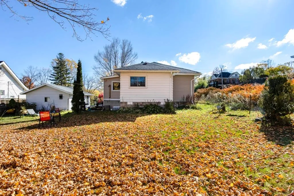 Photo 21 of 450 Assiniboia Street, Tay, Port McNicoll — HOMEH