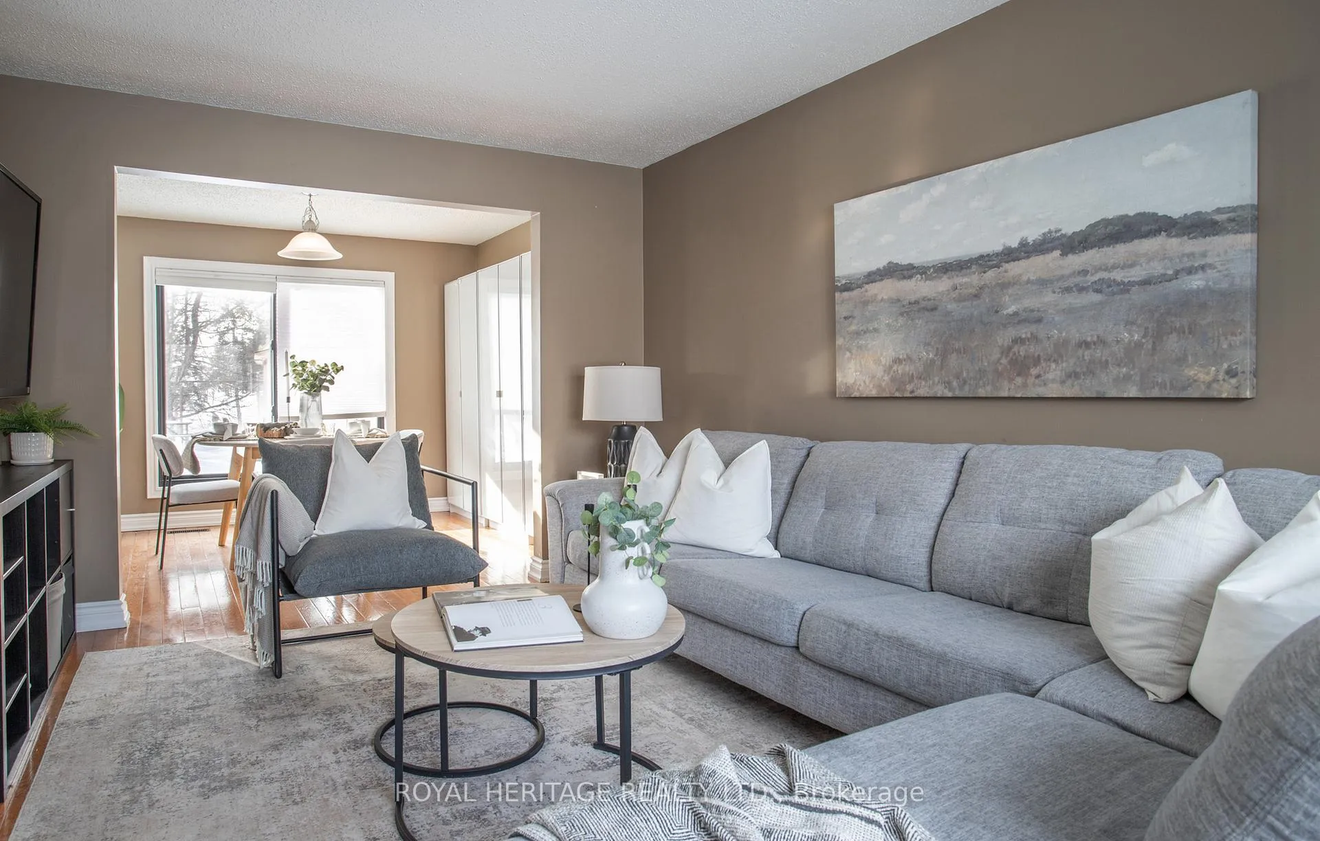 Photo 3 of 636 Beckworth Square, Pickering, Amberlea — HOMEH