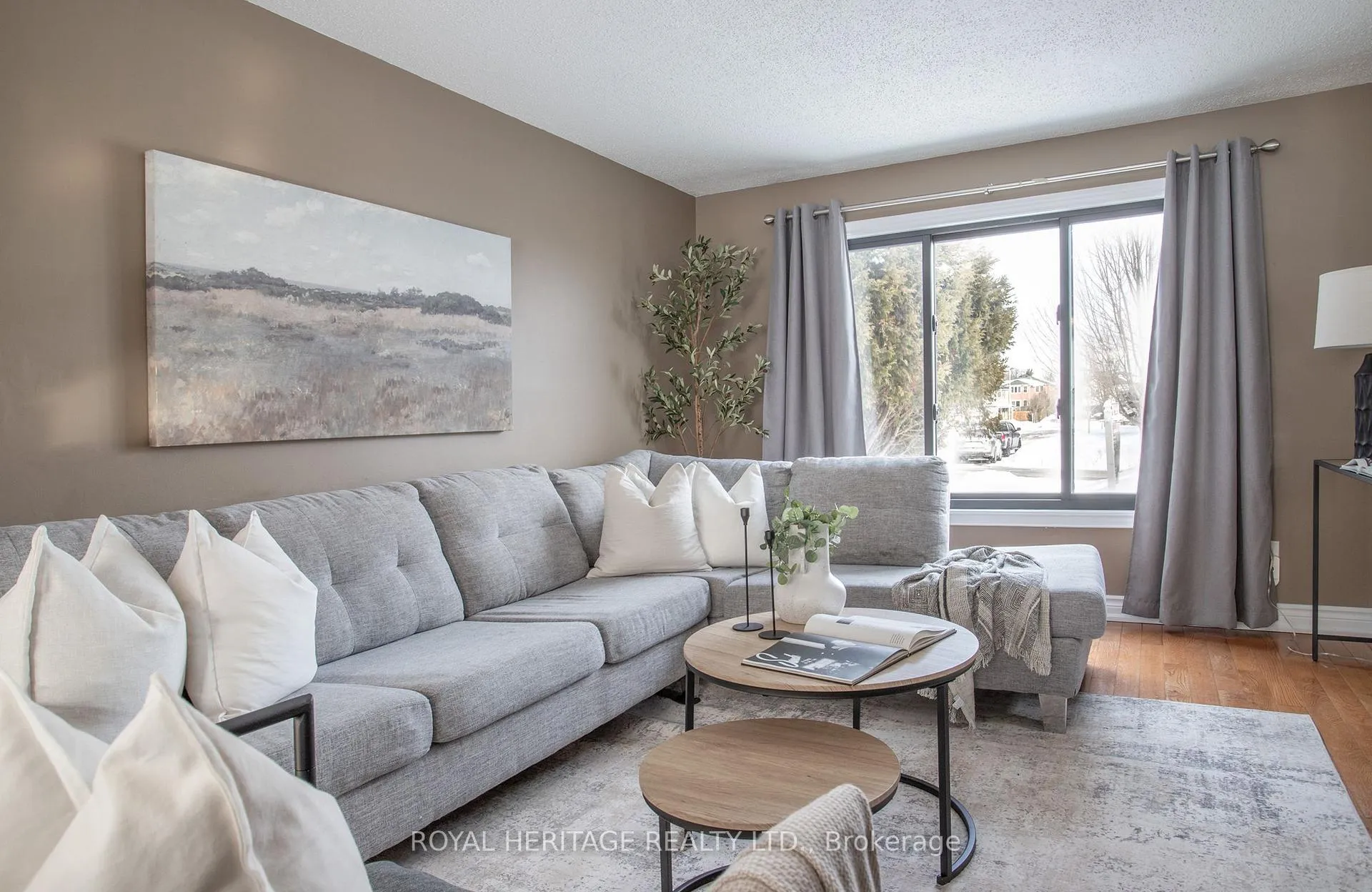 Photo 4 of 636 Beckworth Square, Pickering, Amberlea — HOMEH