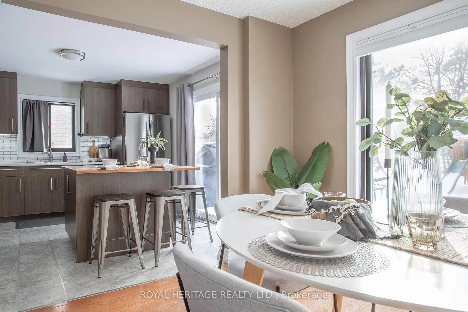 Photo 9 of 636 Beckworth Square, Pickering, Amberlea — HOMEH