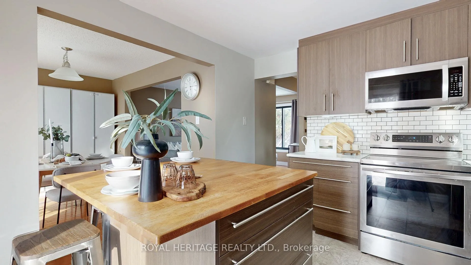Photo 14 of 636 Beckworth Square, Pickering, Amberlea — HOMEH