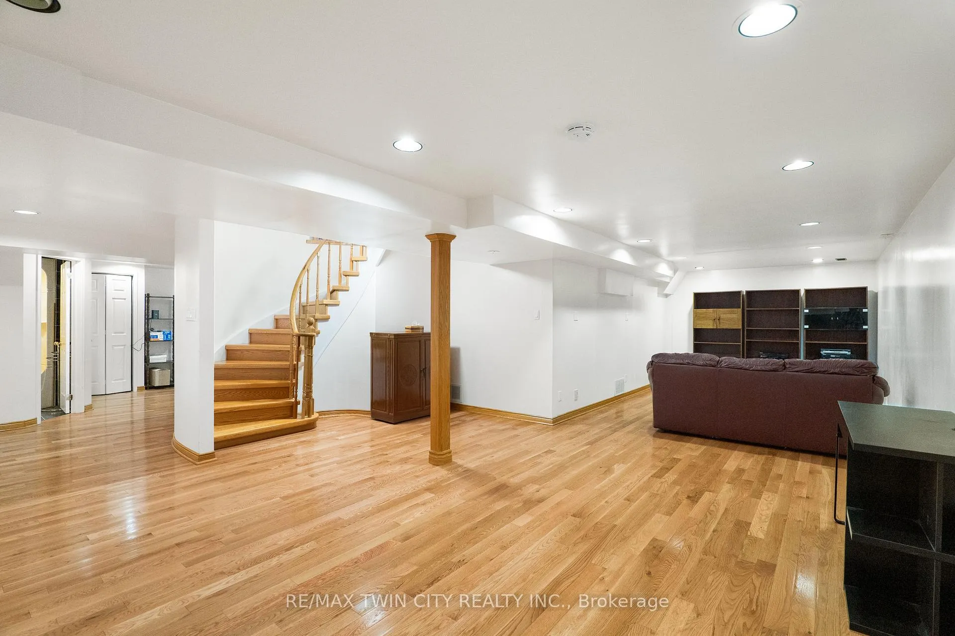 Photo 34 of 95 Old Meadow Lane, Waterloo — HOMEH