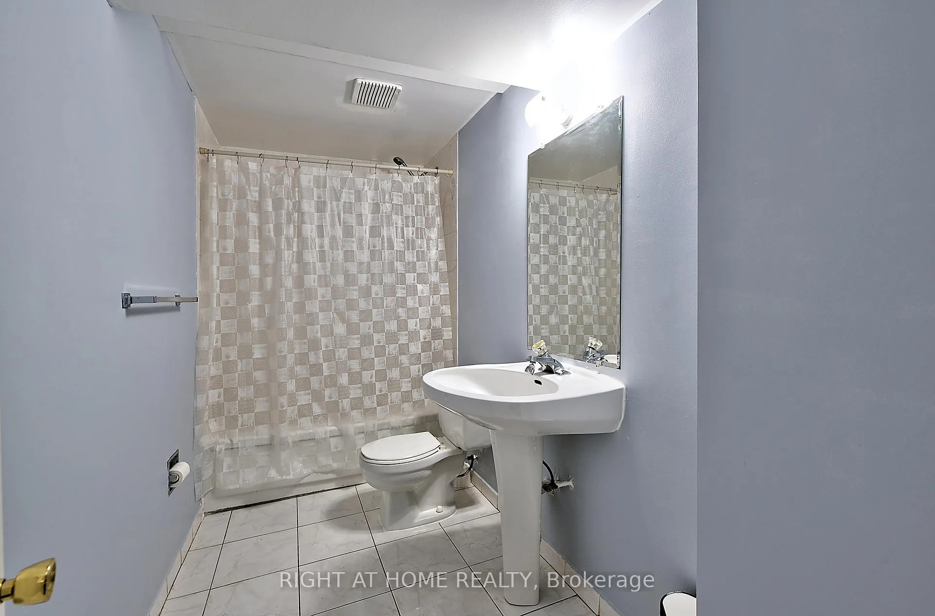 Photo 29 of 224 Ridgefield Crescent, Vaughan, Maple — HOMEH