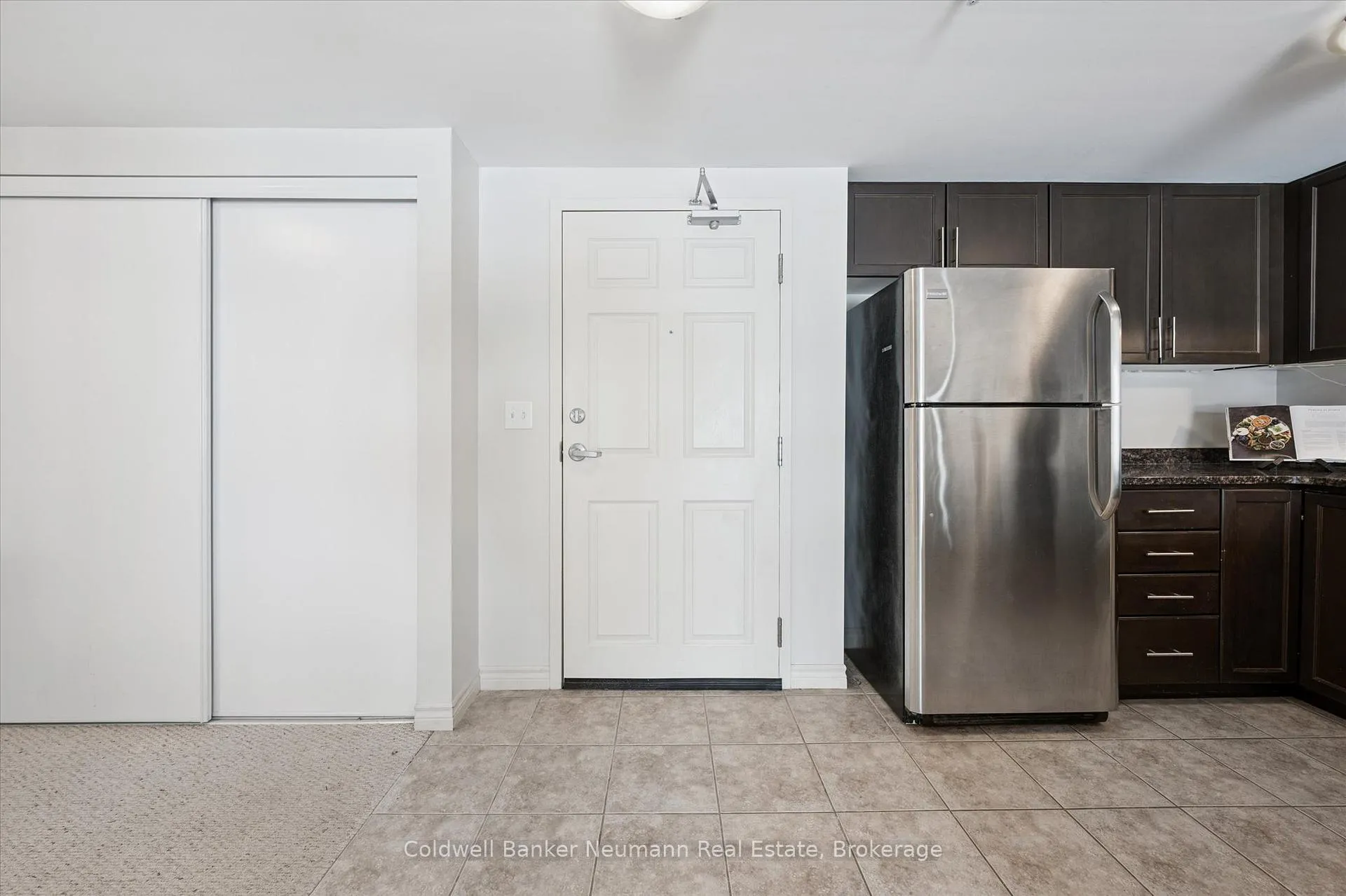 Photo 4 of Unit 406, 45 Kingsbury Square, Guelph, Pineridge/Westminster Woods — HOMEH
