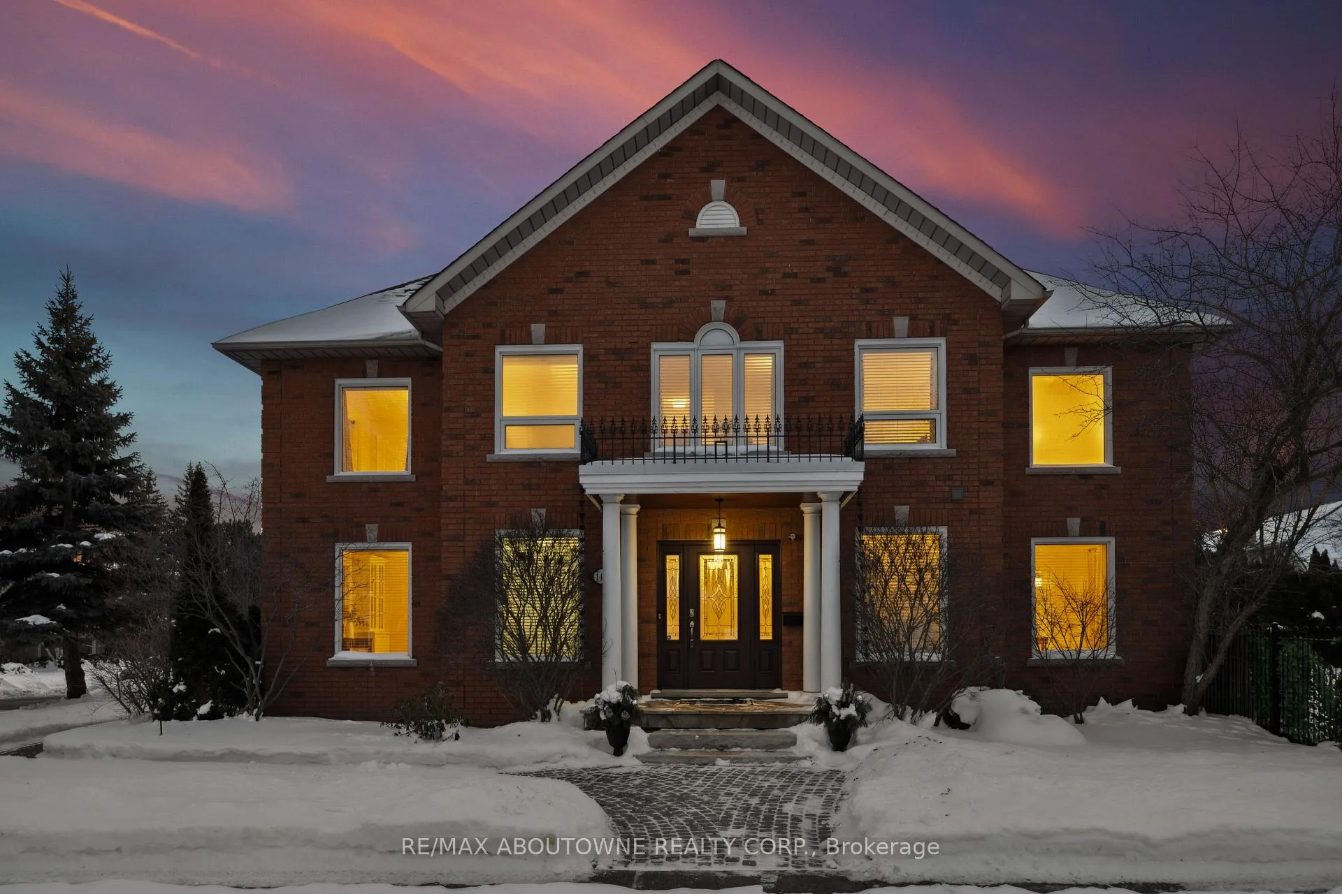Front of 1424 The Links Drive