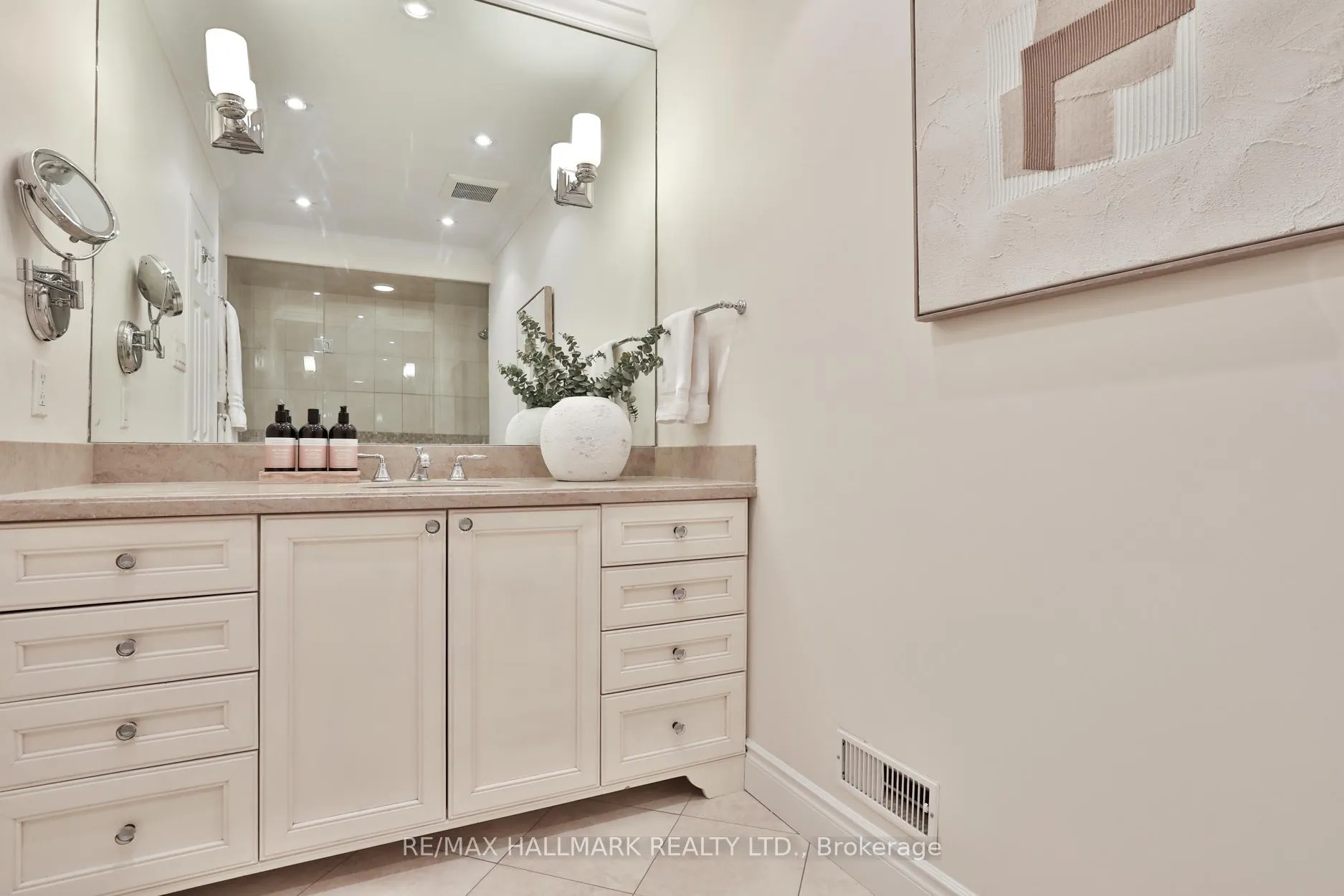 Photo 24 of Unit A12, 142 Pears Avenue, Toronto, The Annex — HOMEH