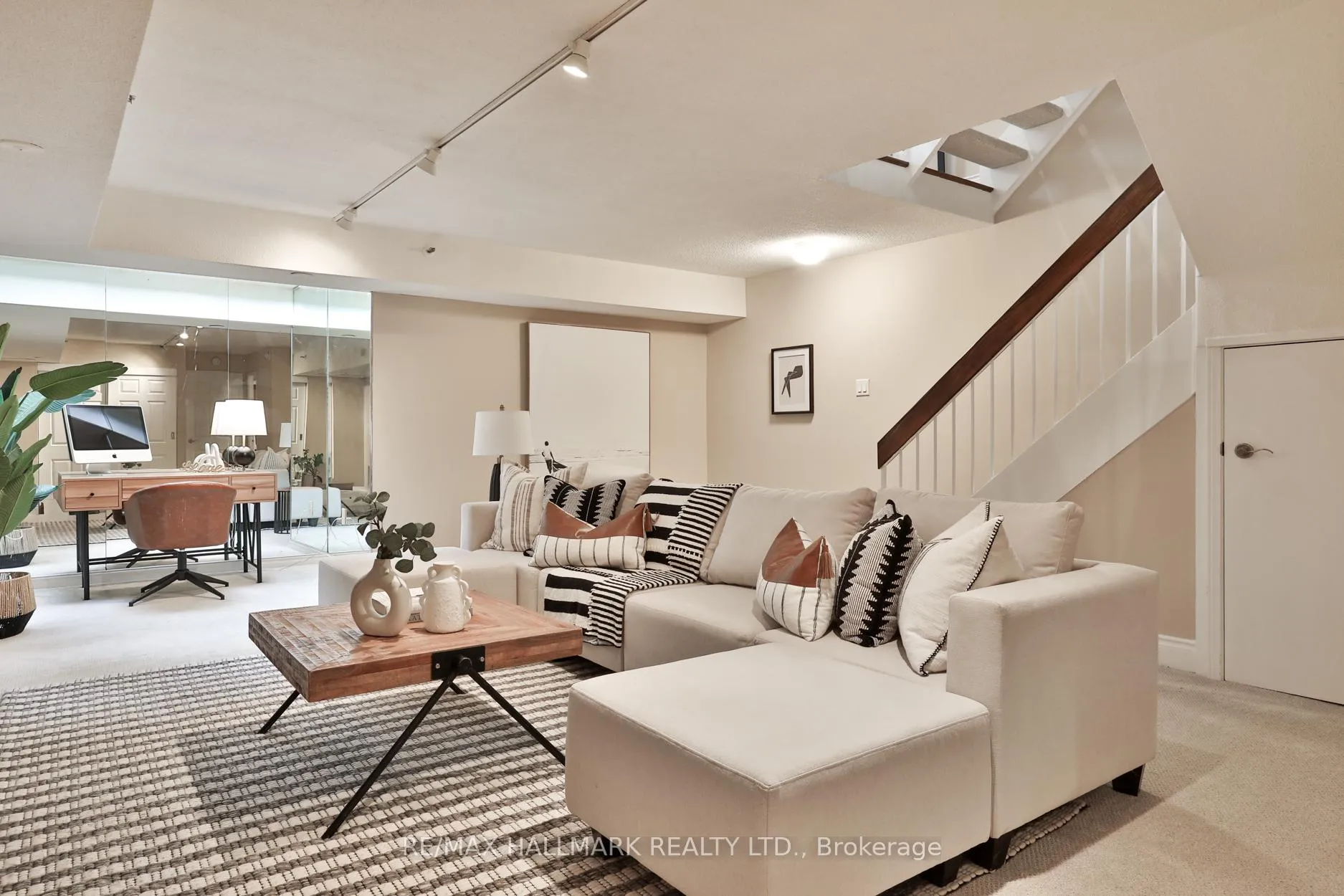 Photo 26 of Unit A12, 142 Pears Avenue, Toronto, The Annex — HOMEH