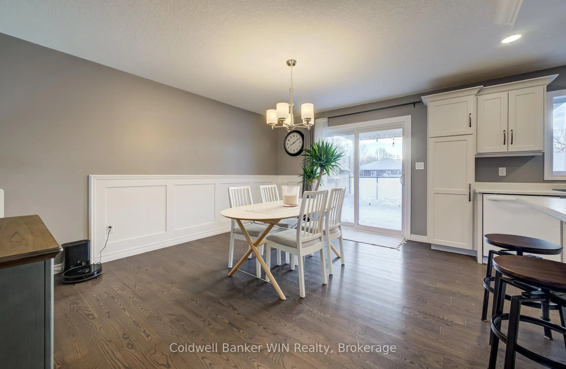 Photo 12 of 69 William Street W, Minto — HOMEH
