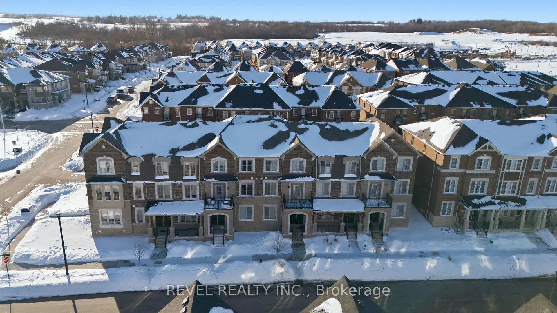 Photo 3 of 3344 Thunderbird Promenade, Pickering, Rural Pickering — HOMEH