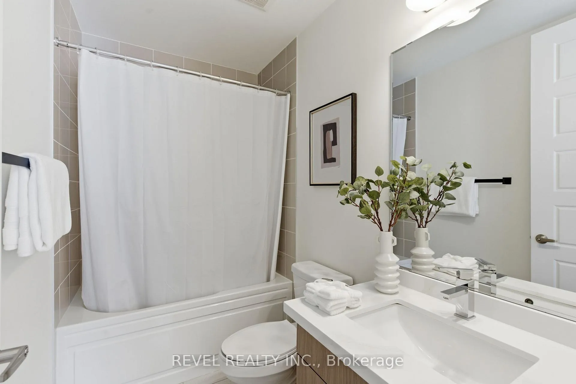 Photo 13 of 3344 Thunderbird Promenade, Pickering, Rural Pickering — HOMEH