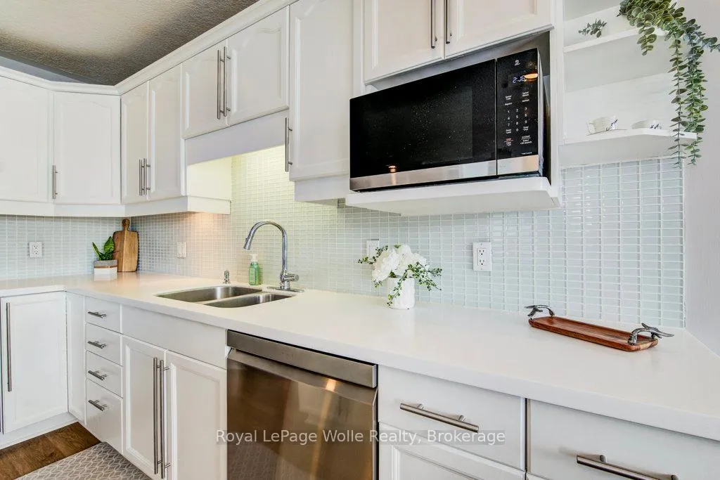 Photo 12 of 84 Walsh Crescent, Stratford — HOMEH