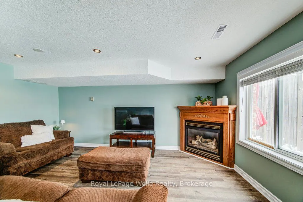 Photo 20 of 84 Walsh Crescent, Stratford — HOMEH