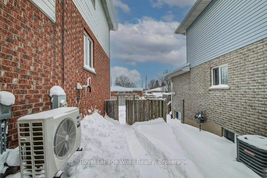 Photo 22 of 84 Walsh Crescent, Stratford — HOMEH